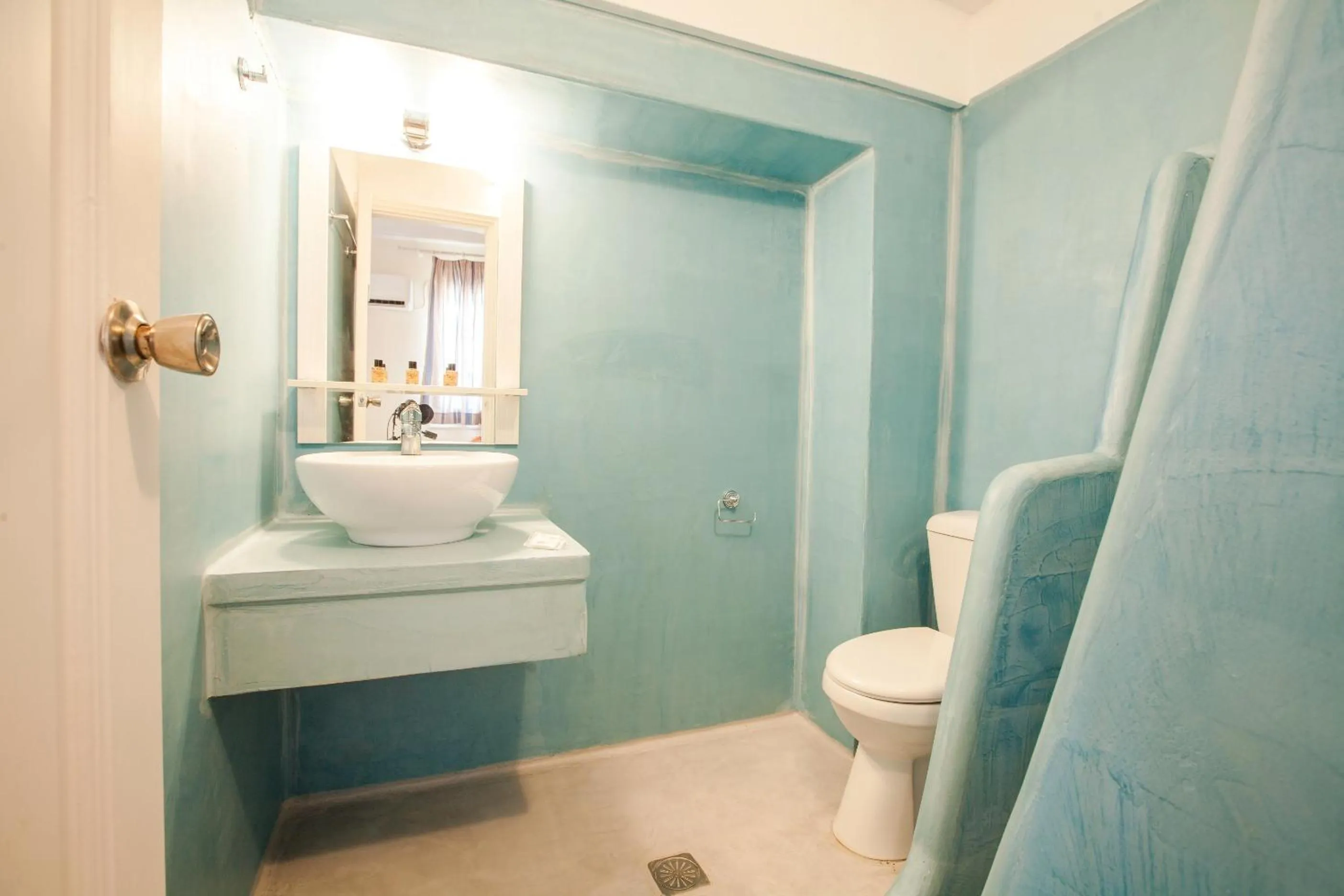 Bathroom in Ambiance Studios