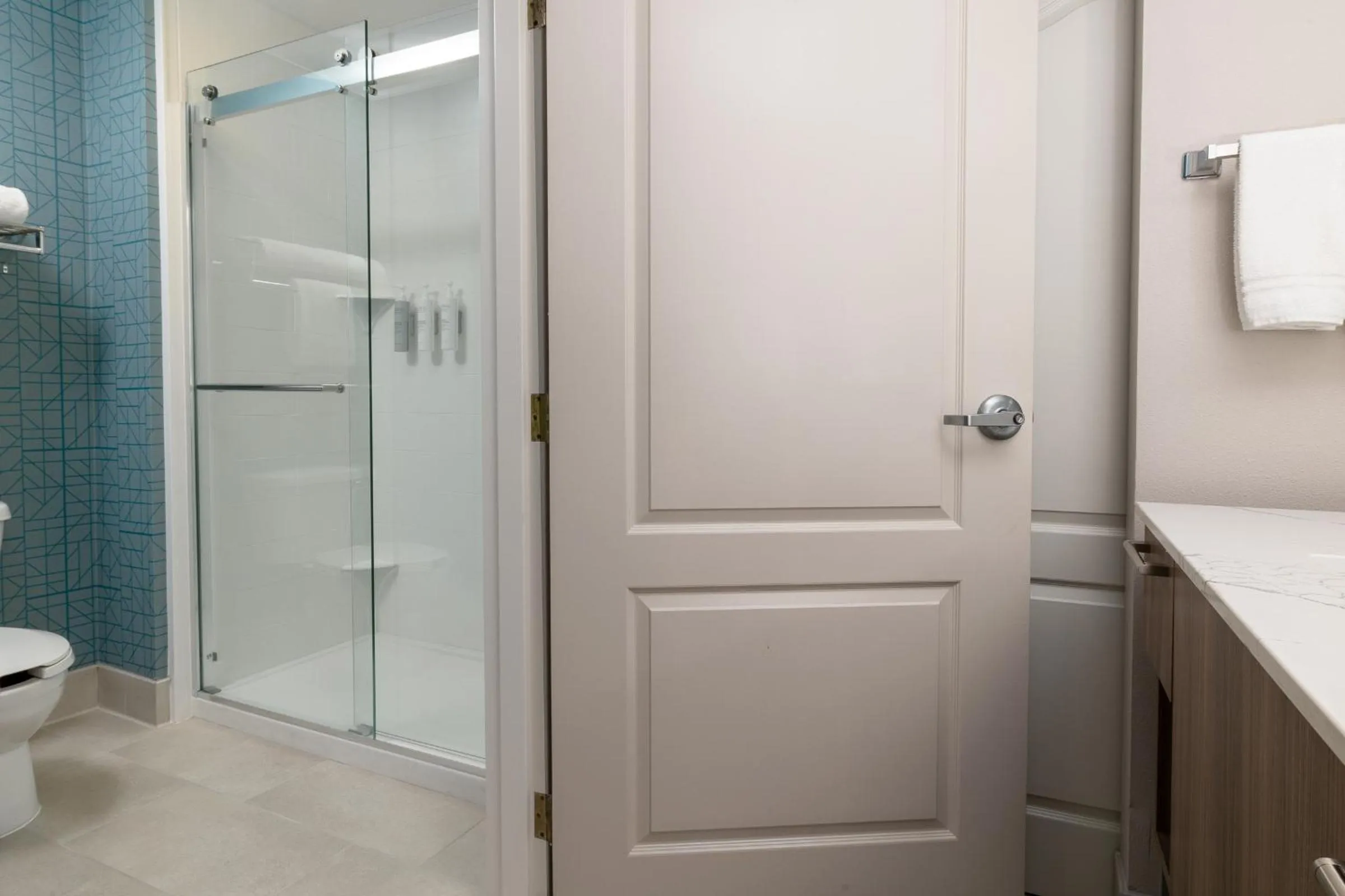 Bathroom in Homewood Suites by Hilton Ontario Rancho Cucamonga