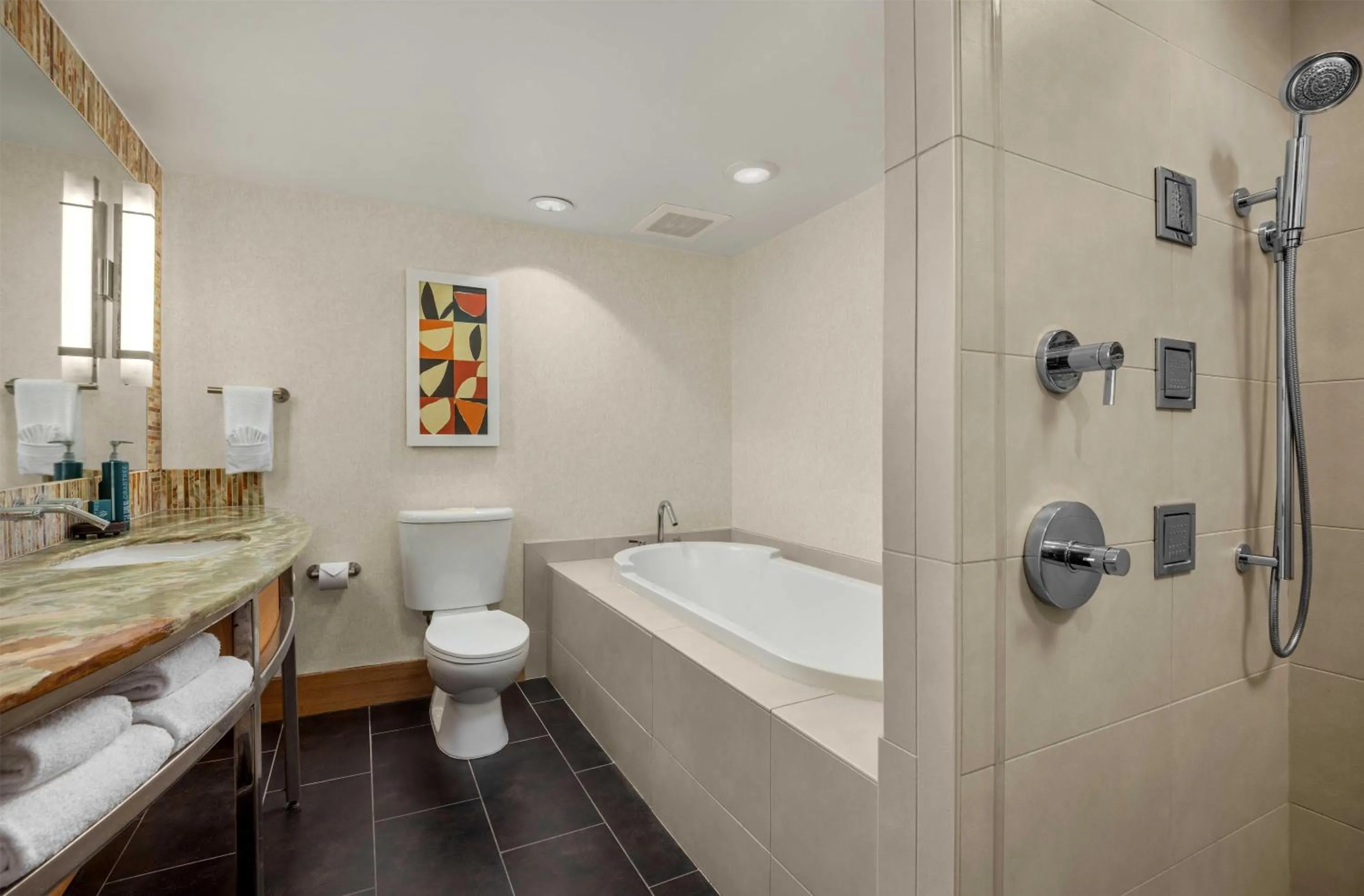 Bathroom in Hilton Palacio del Rio