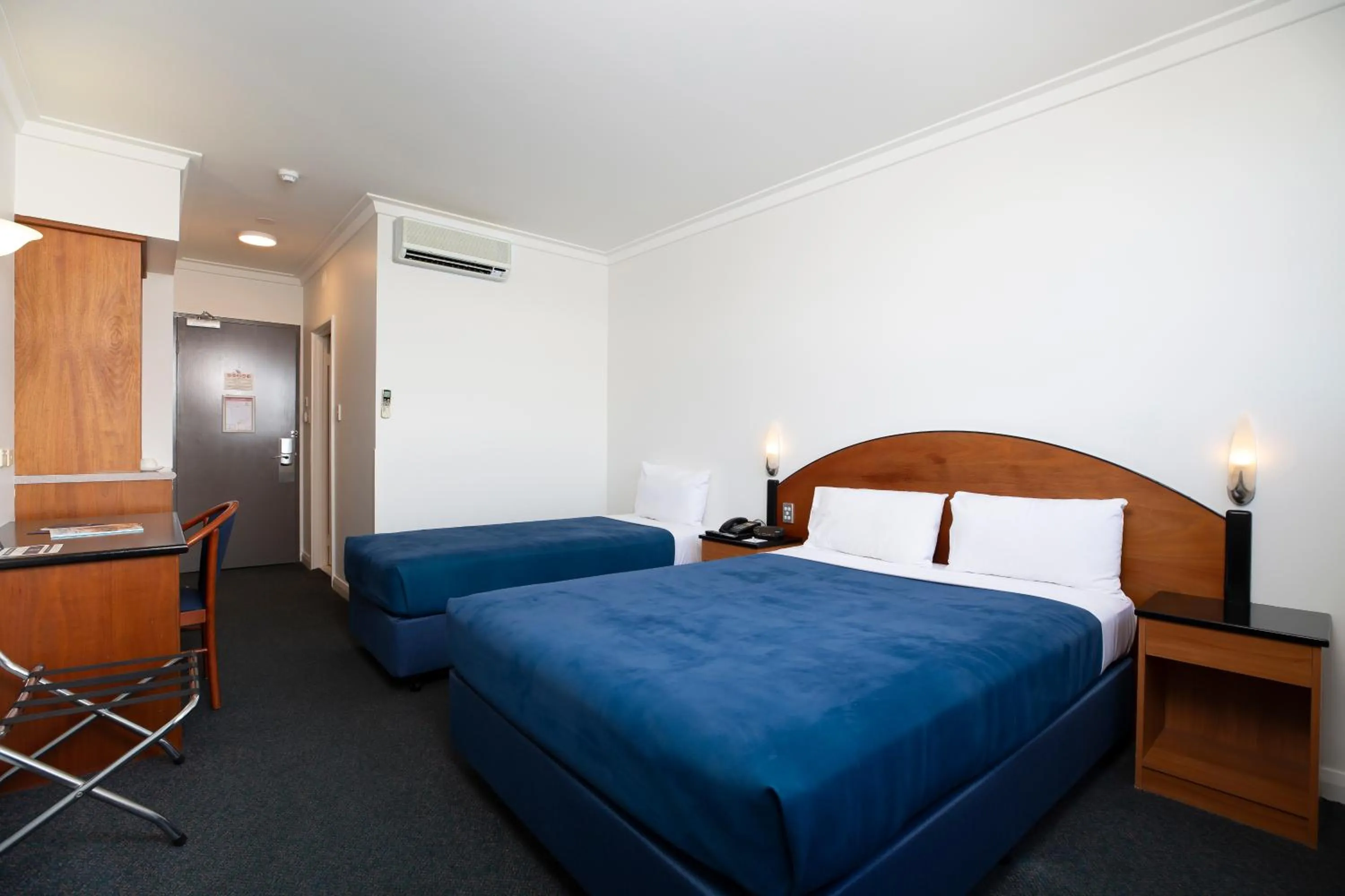 Bedroom, Bed in Great Southern Hotel Perth