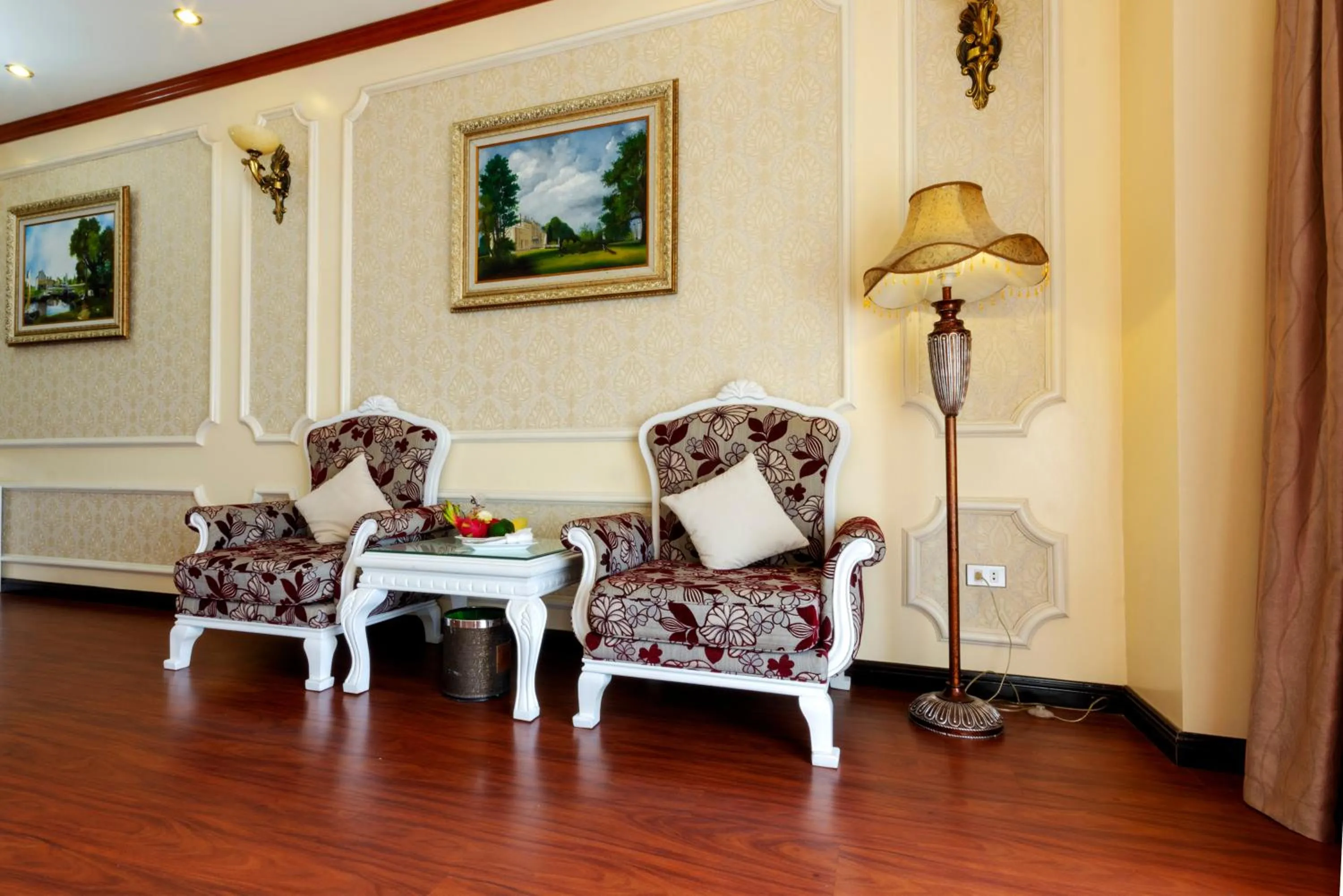 Seating area in Phuong Anh Hotel 1 Hai Duong