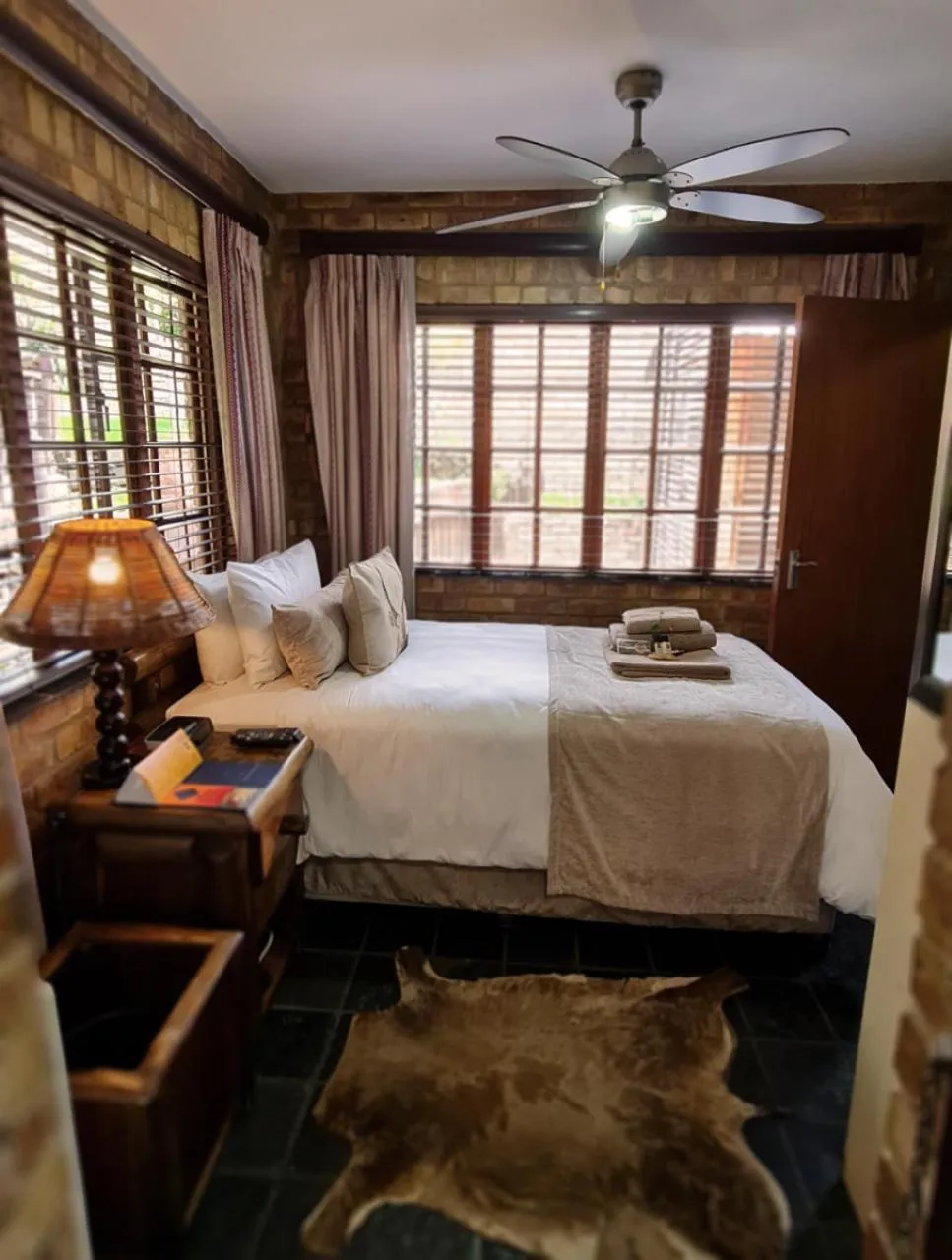 Bedroom, Bed in Klein Bosveld Guest House