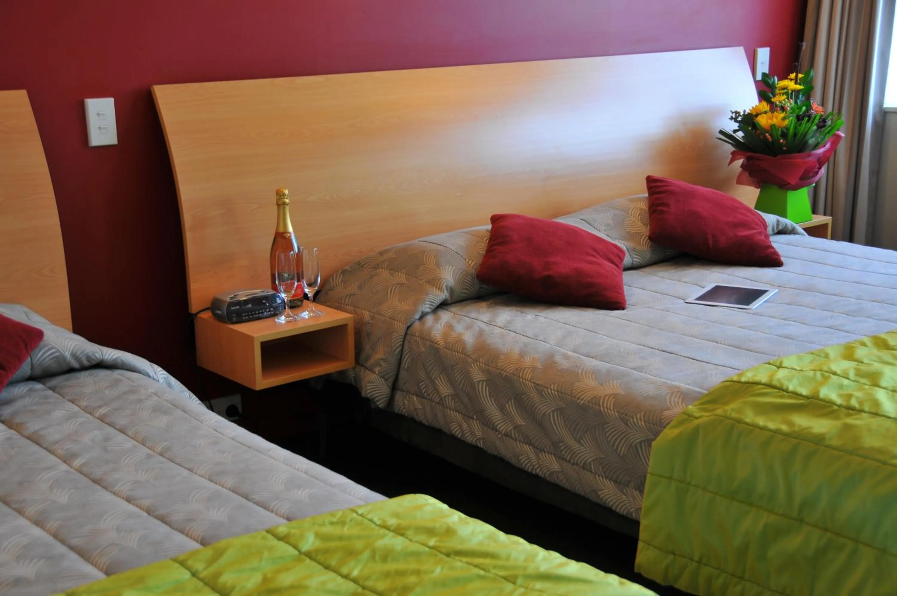 Decorative detail, Bed in Park View Motor Lodge