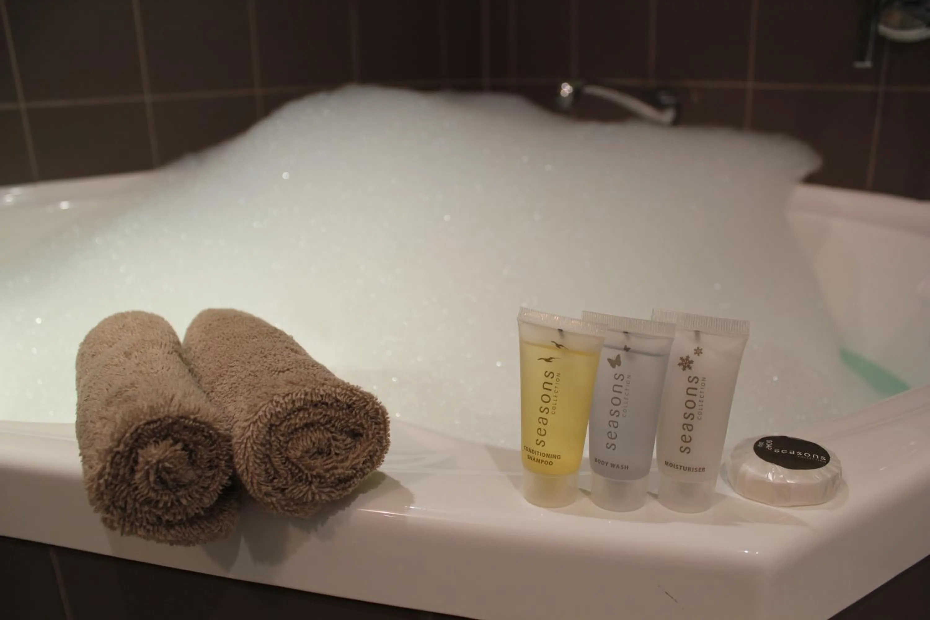 Bathroom in Park View Motor Lodge