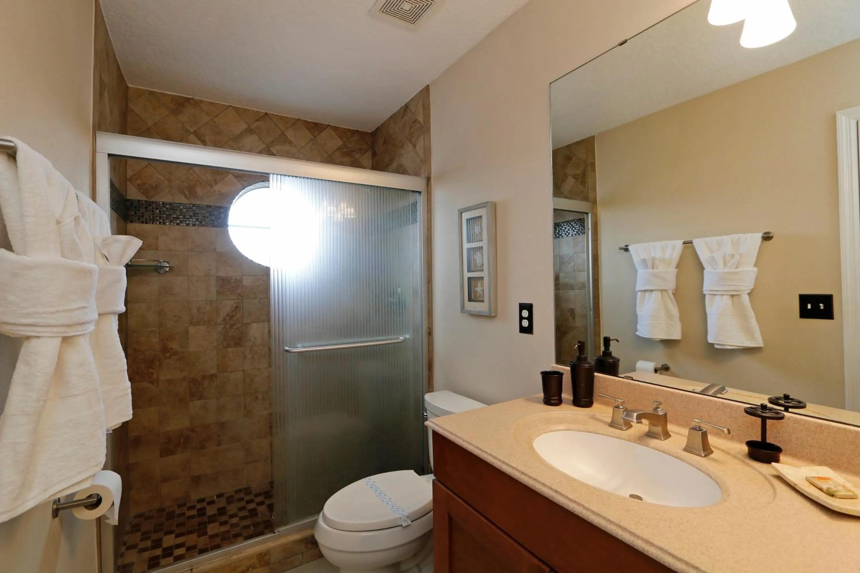 Shower in Seasons Villa 6 bedrooms, 4 masters and water view