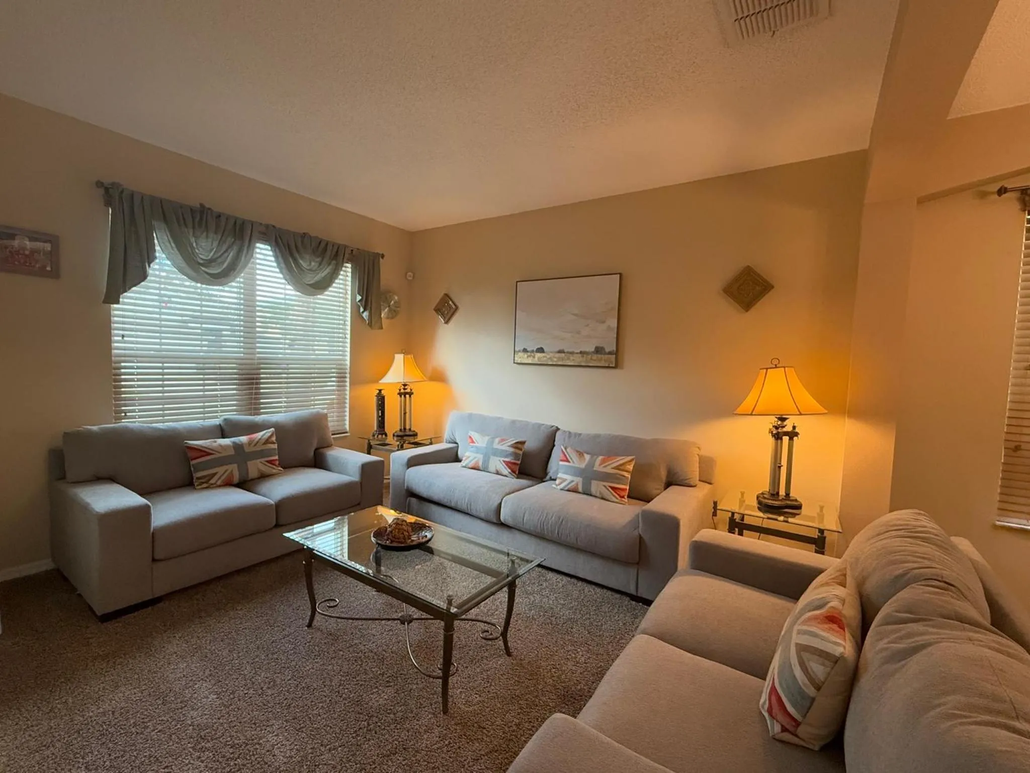 Lounge or bar in Seasons Villa 6 bedrooms, 4 masters and water view