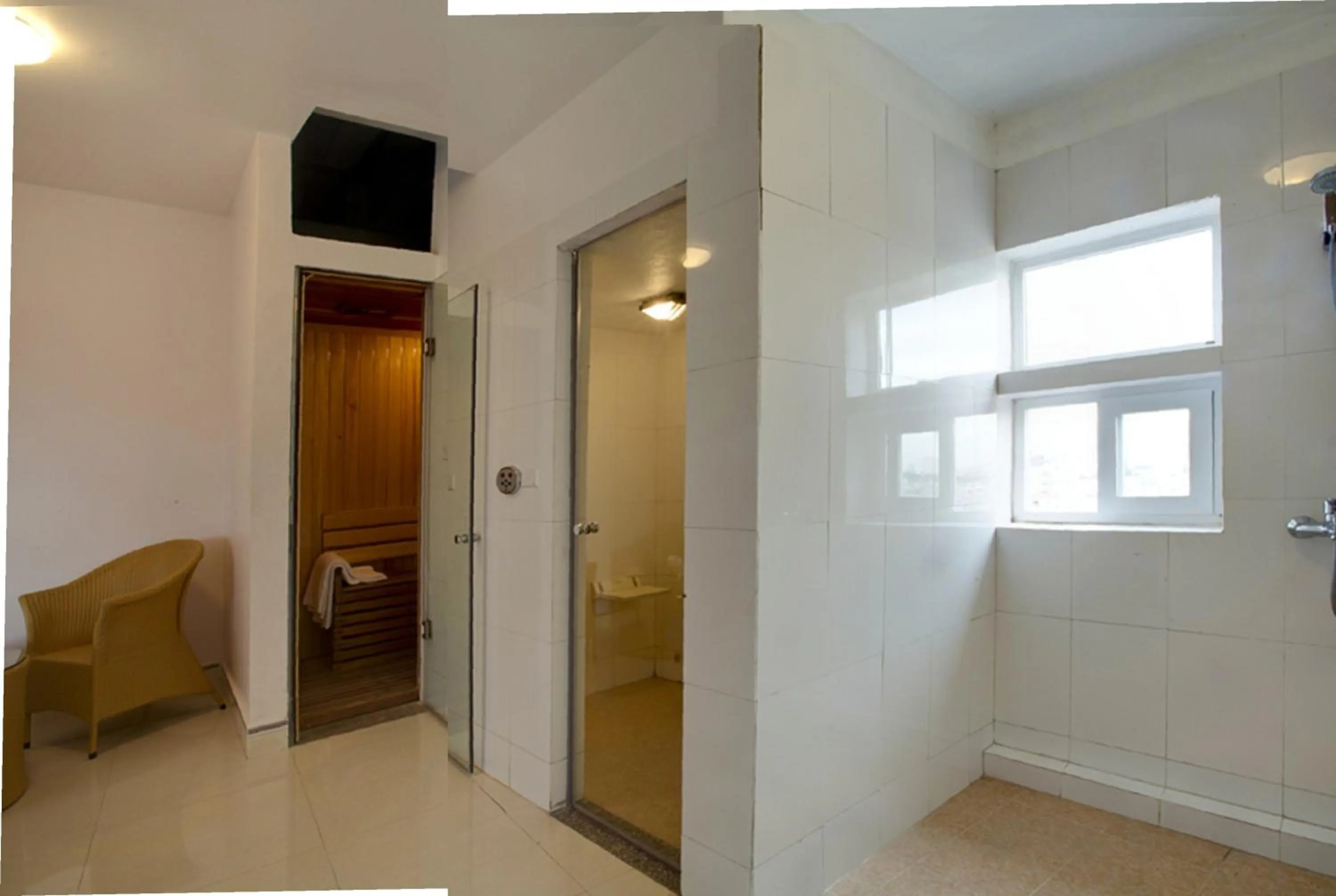 Sauna in Van Mieu 2 Hotel