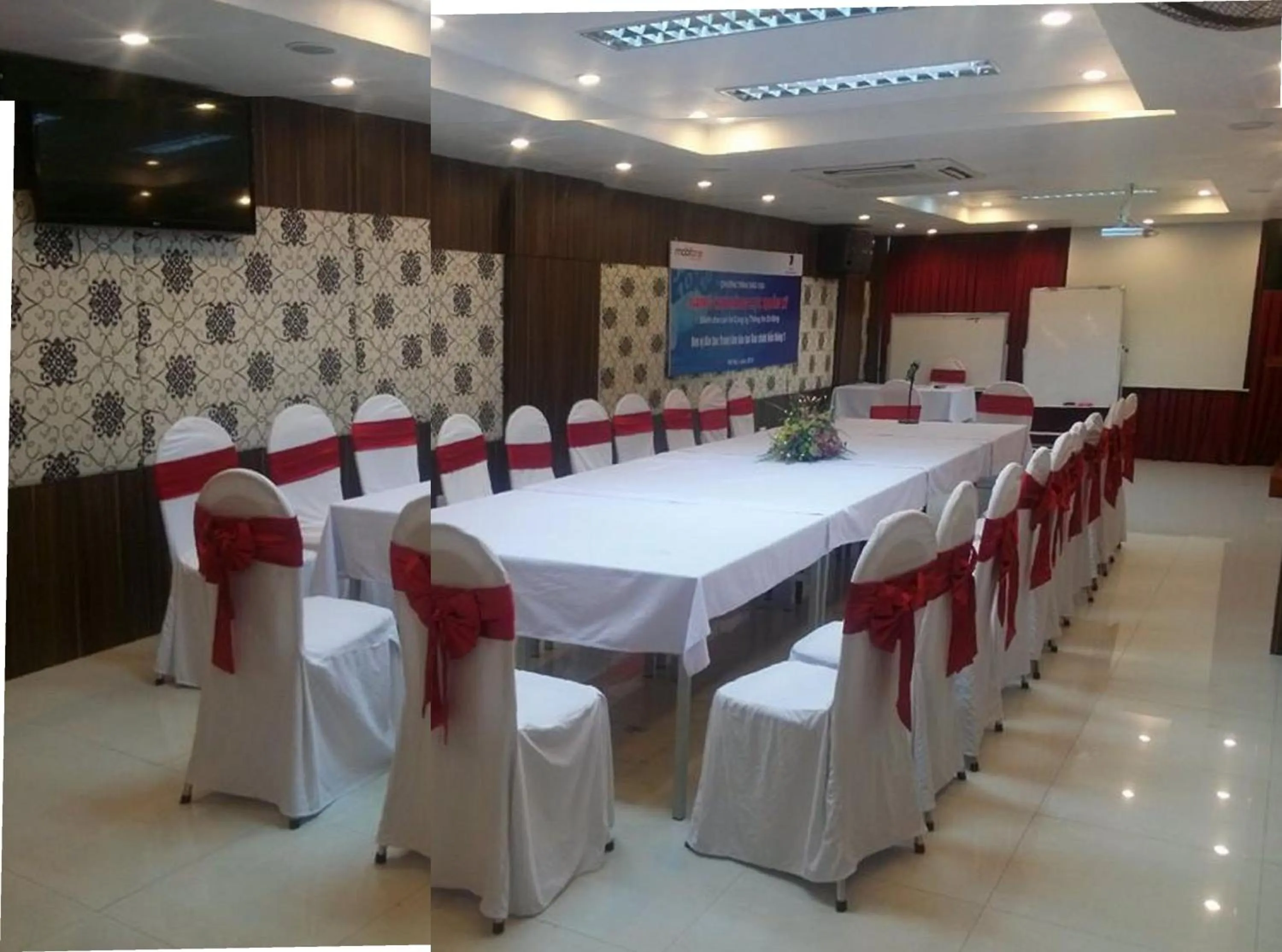 Evening entertainment in Van Mieu 2 Hotel