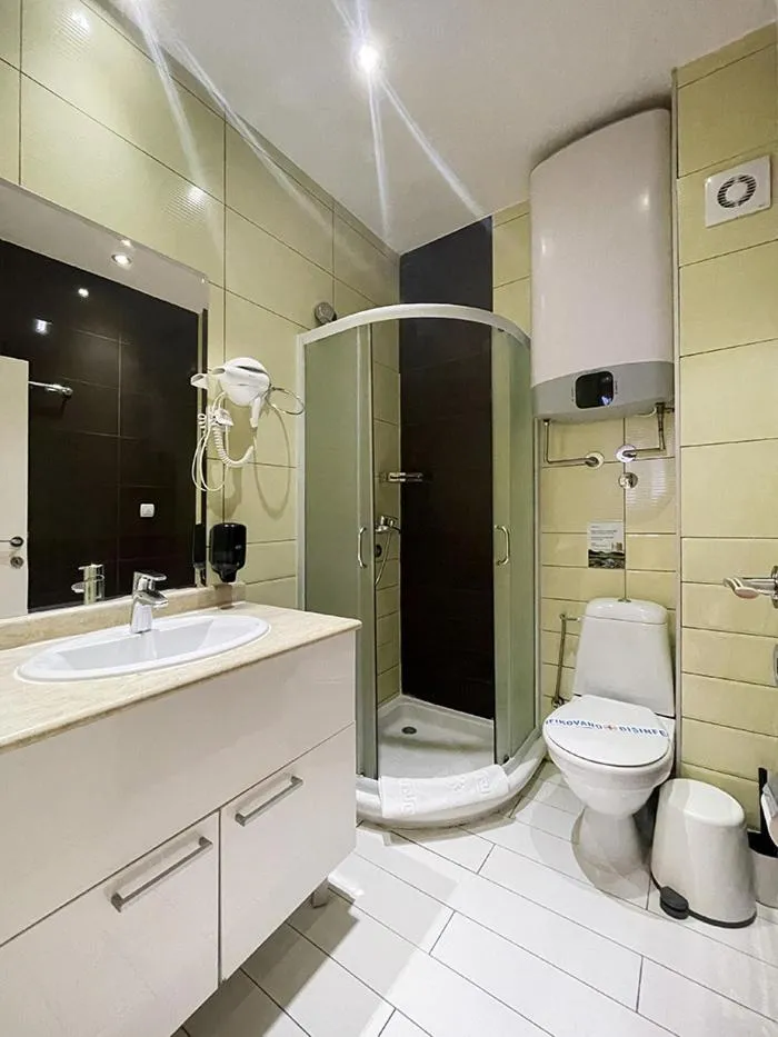 Shower in Hotel Kraljevi Čardaci