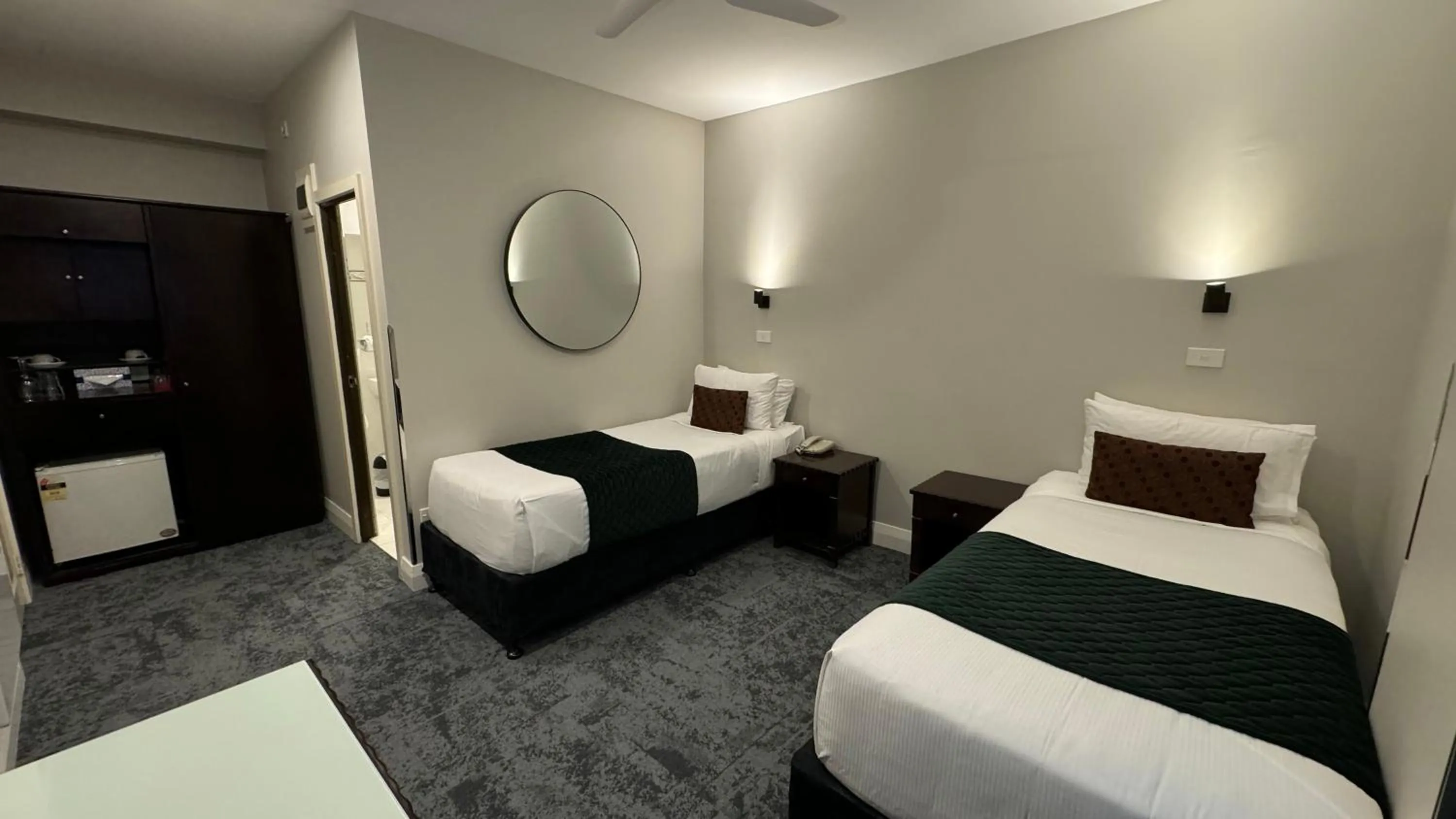 Bedroom, Bed in Trinity Hotel