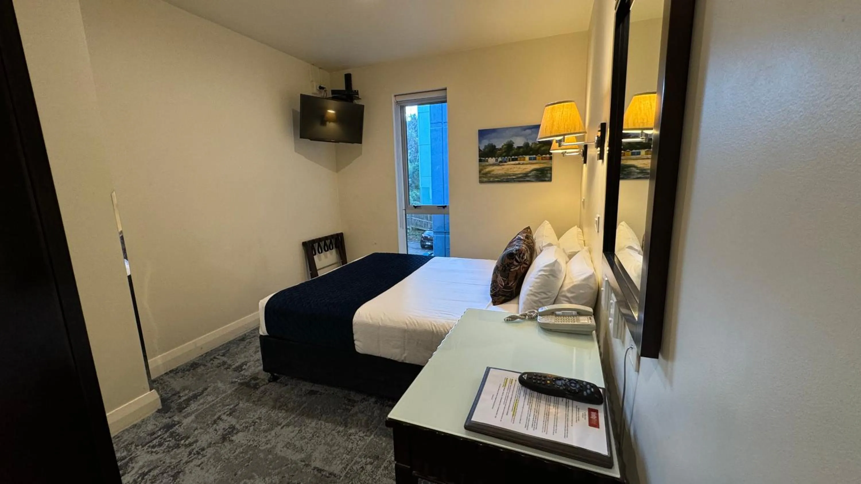 Bedroom, Bed in Trinity Hotel