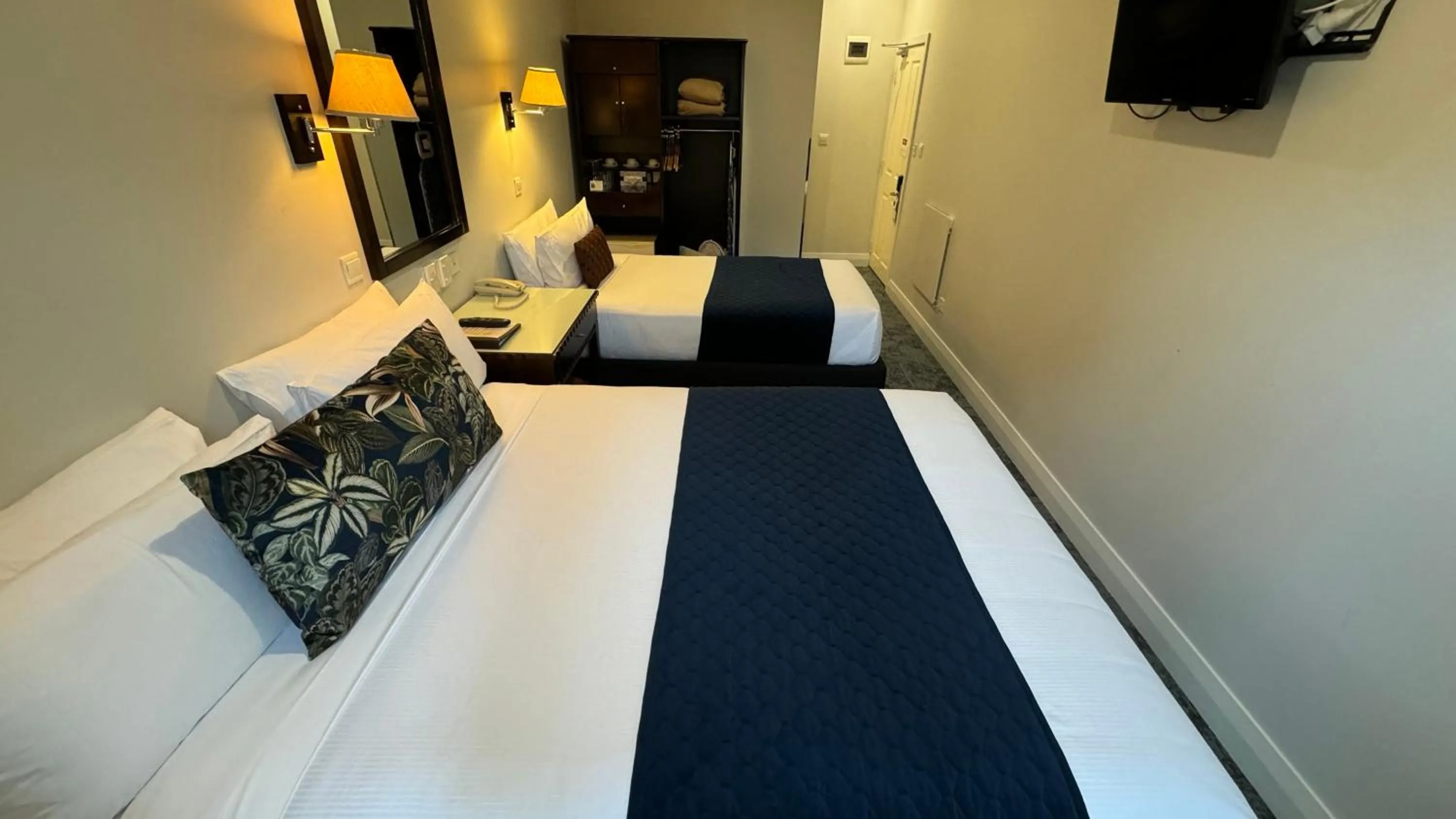 Photo of the whole room, Bed in Trinity Hotel