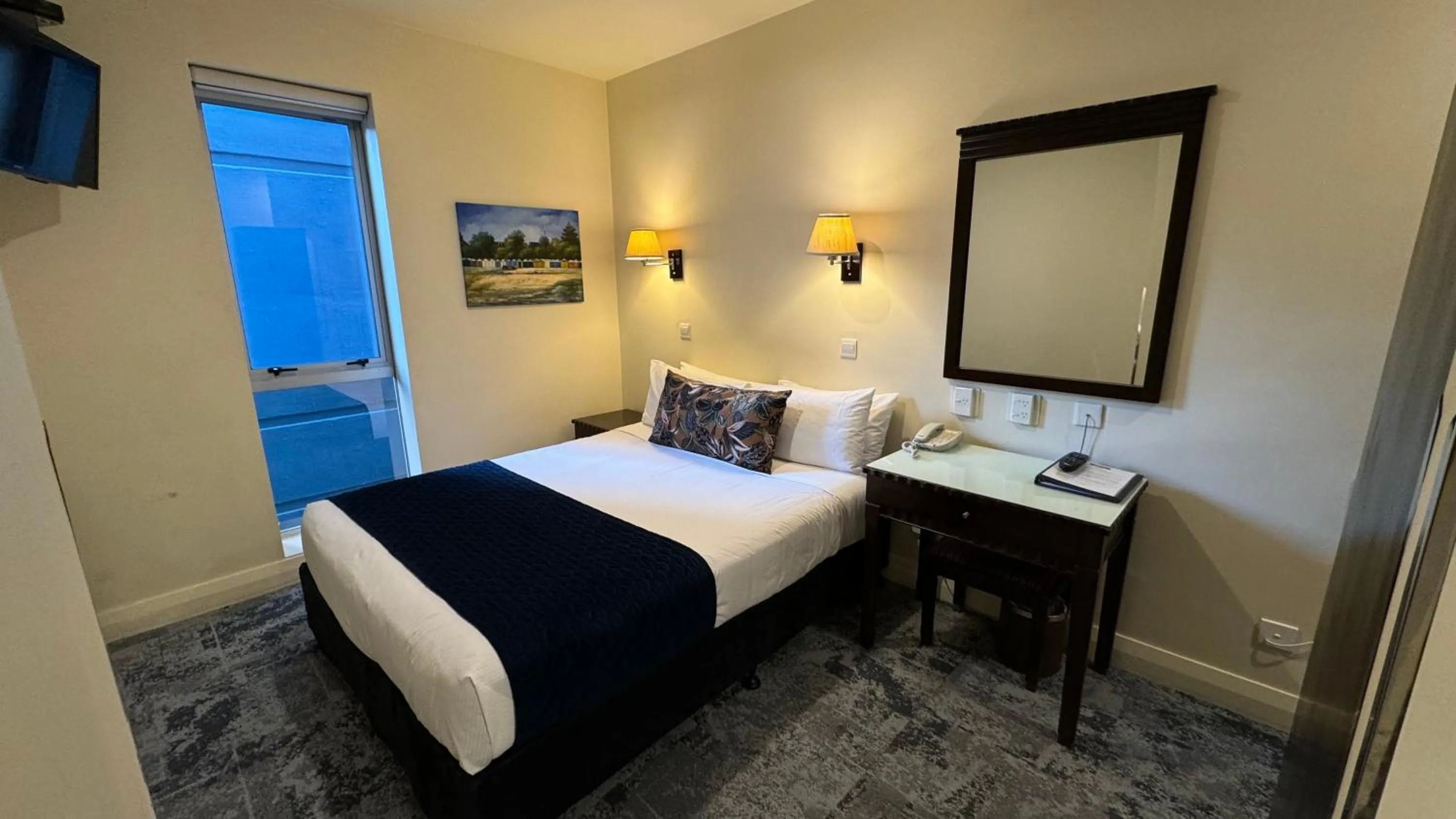 Bedroom, Bed in Trinity Hotel