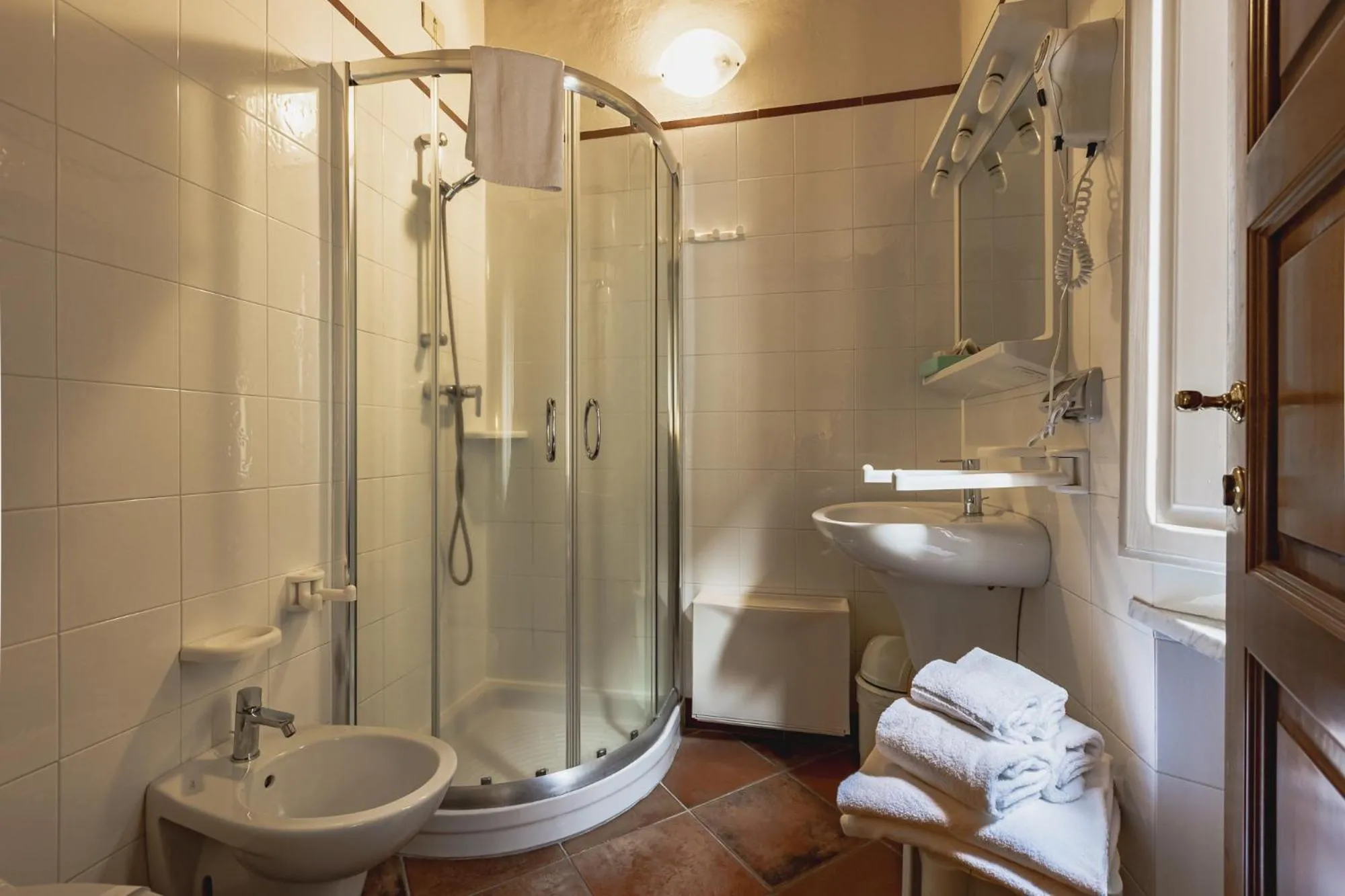 Shower in Meublè Evoè