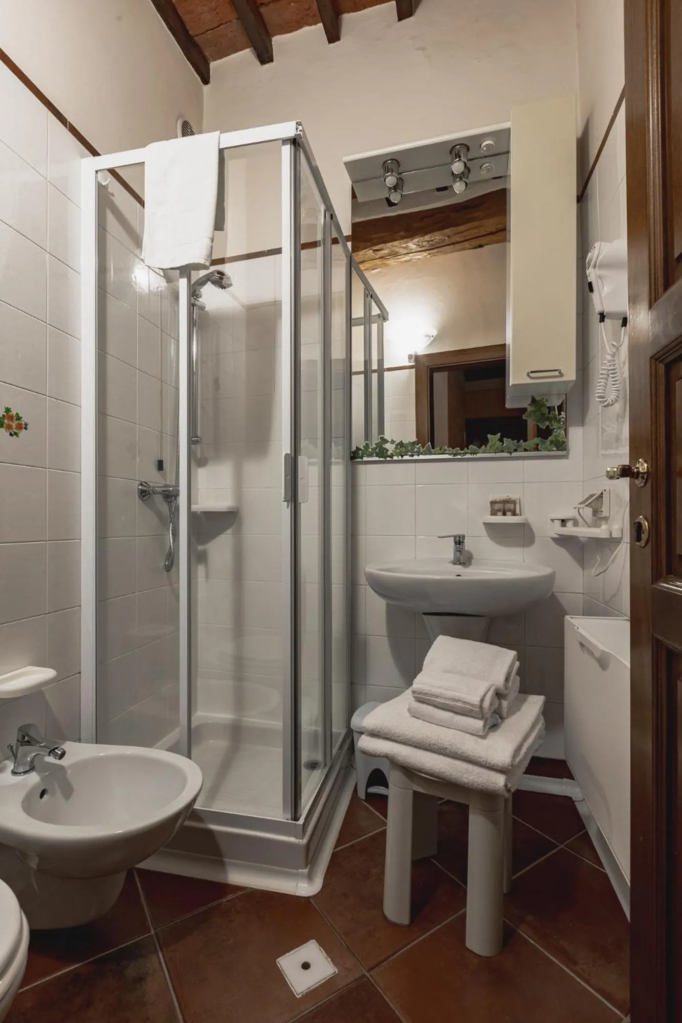 Shower in Meublè Evoè