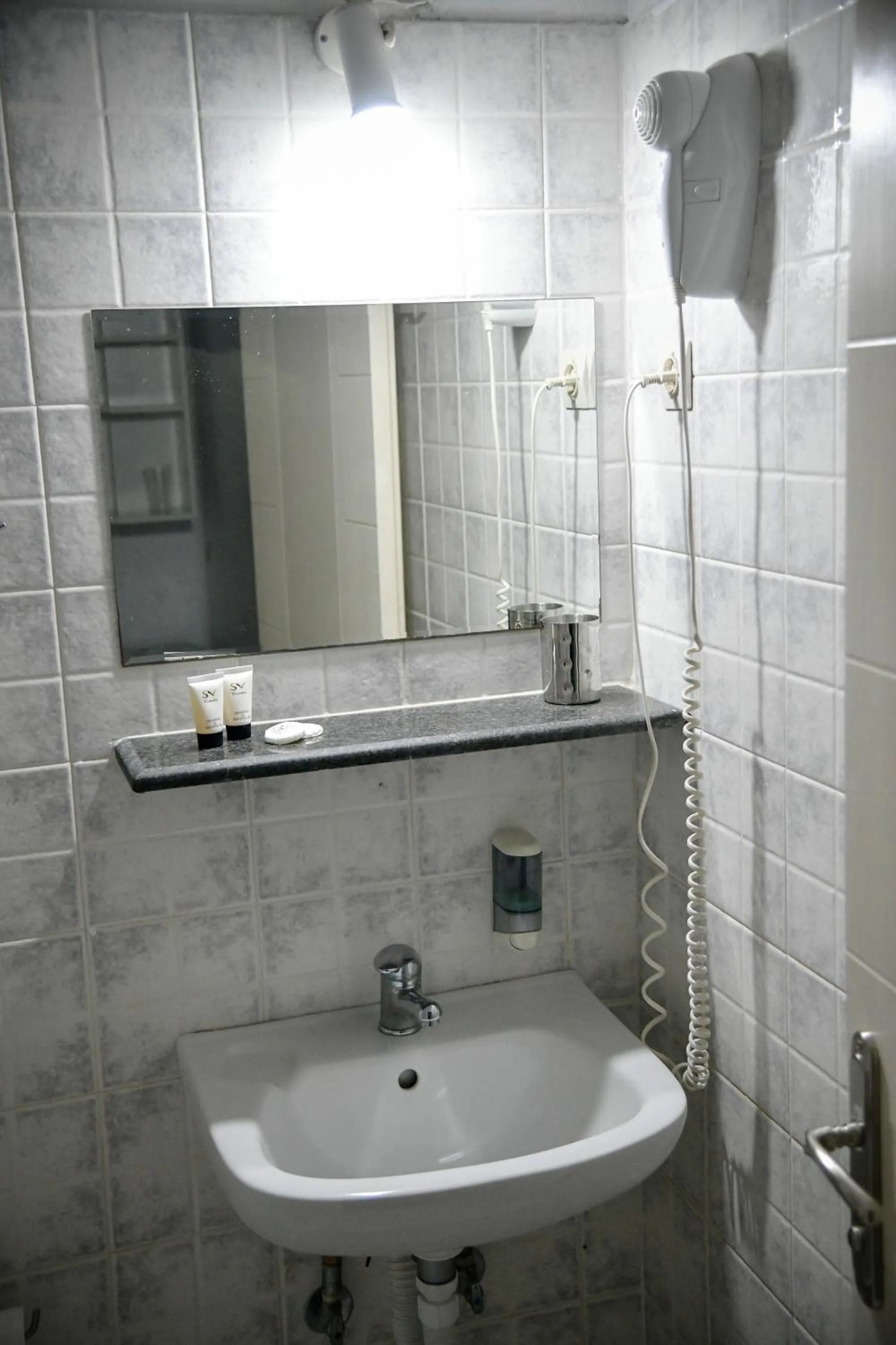 Bathroom in Blue Star 2