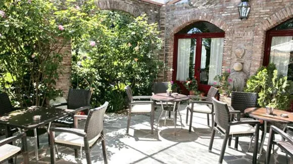 Patio in Blue Star 2