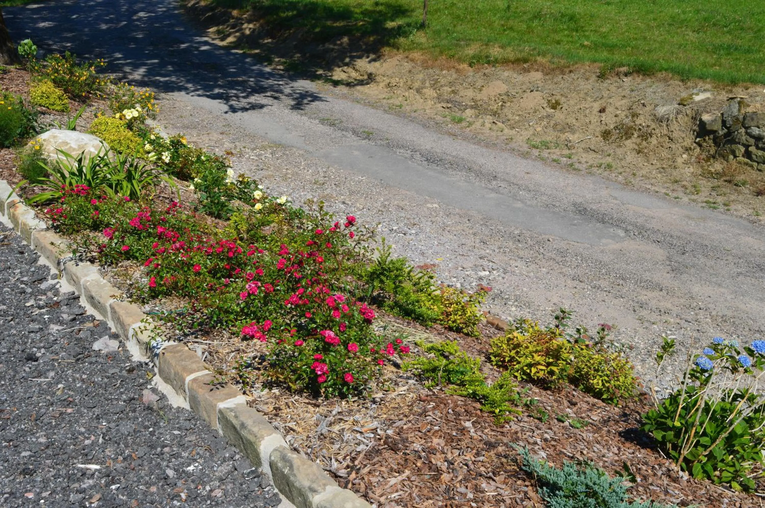 Garden in Chambres et table d'hôtes La Trottelée