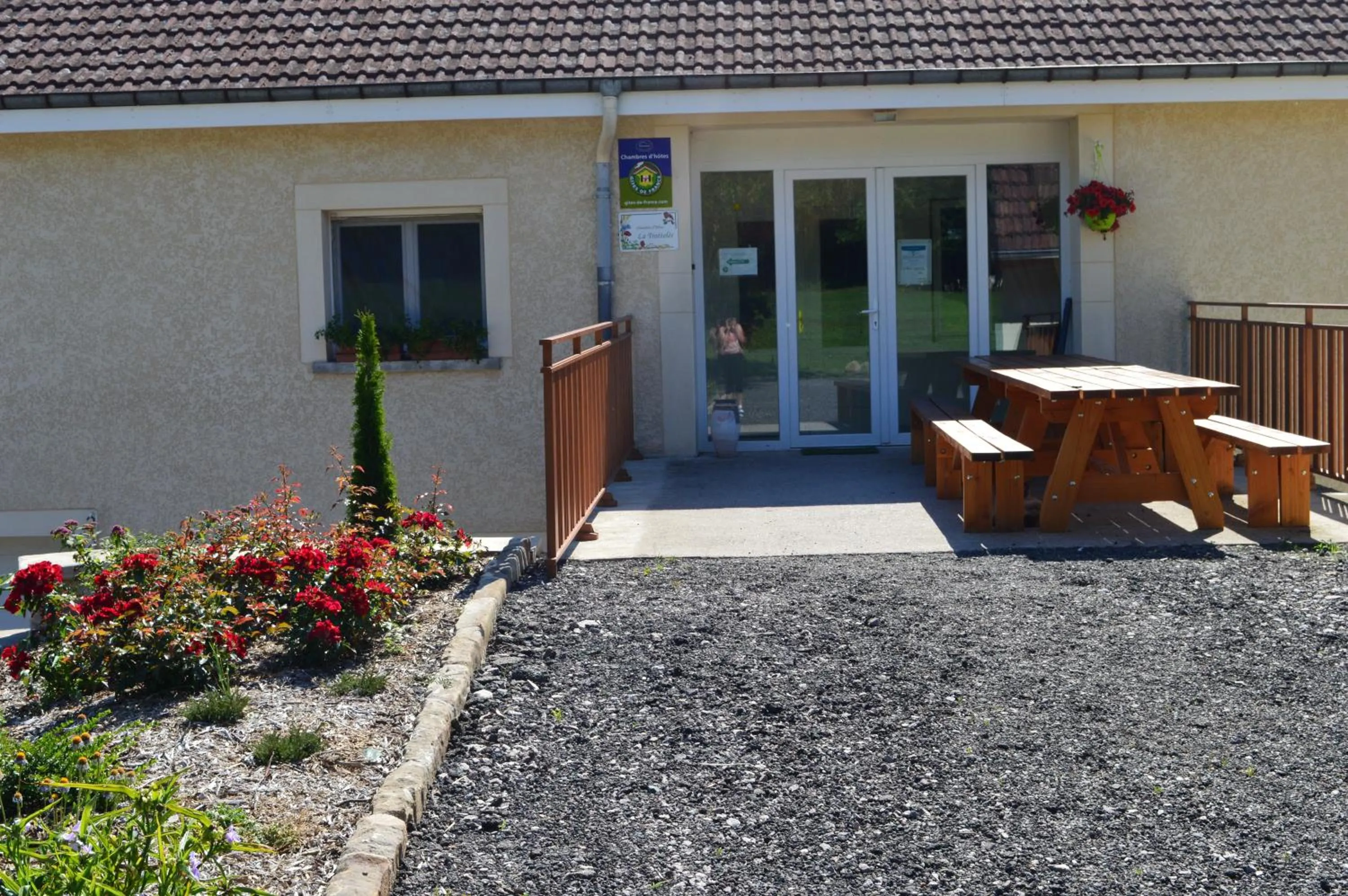 Facade/entrance in Chambres et table d'hôtes La Trottelée