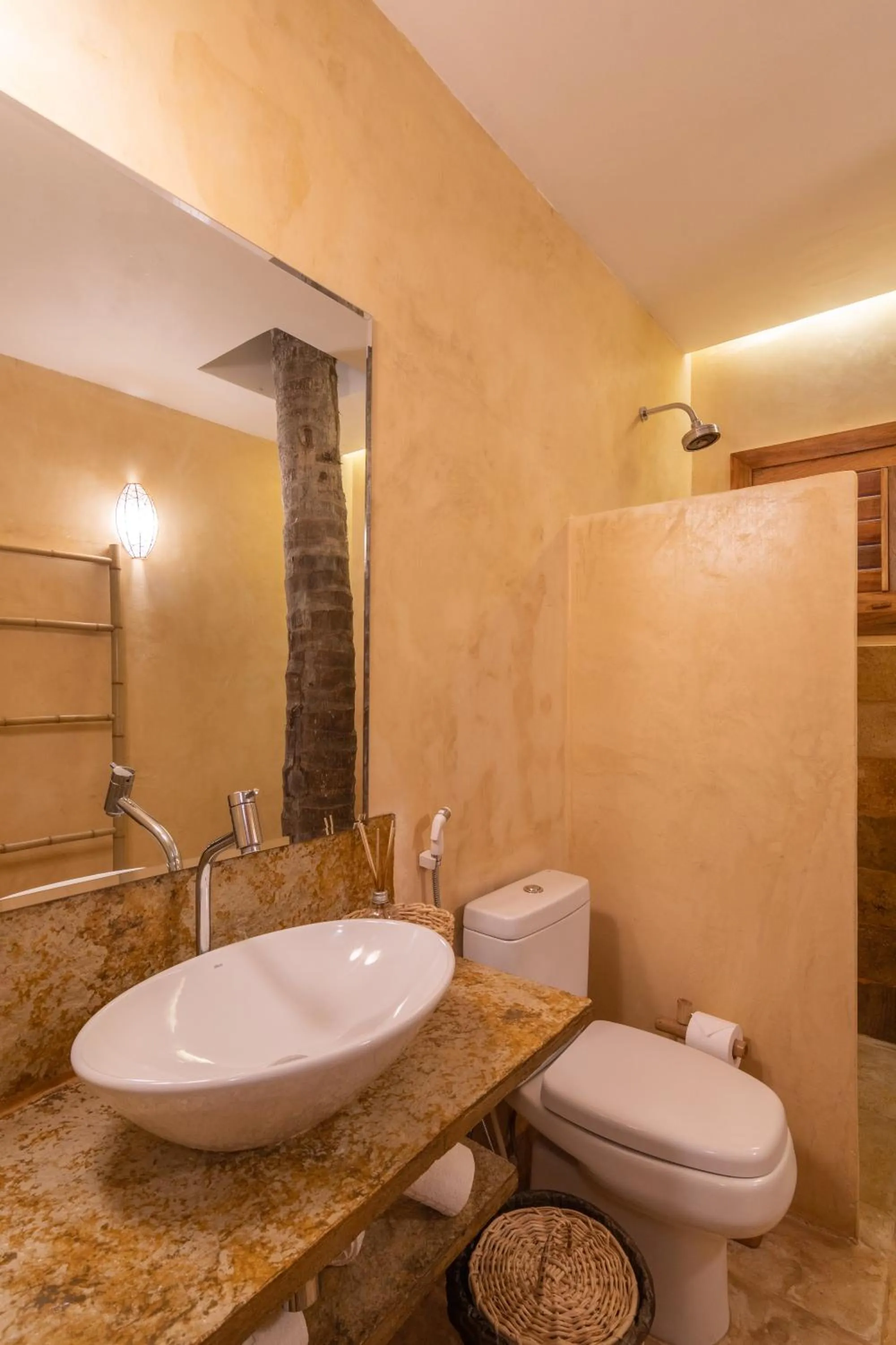 Shower in CasaLô Hotel