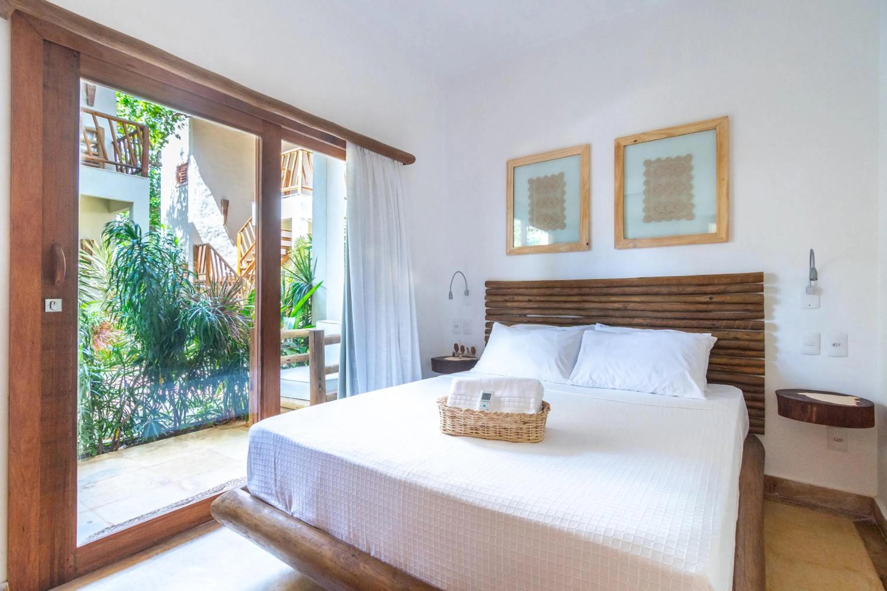 Patio, Bed in CasaLô Hotel