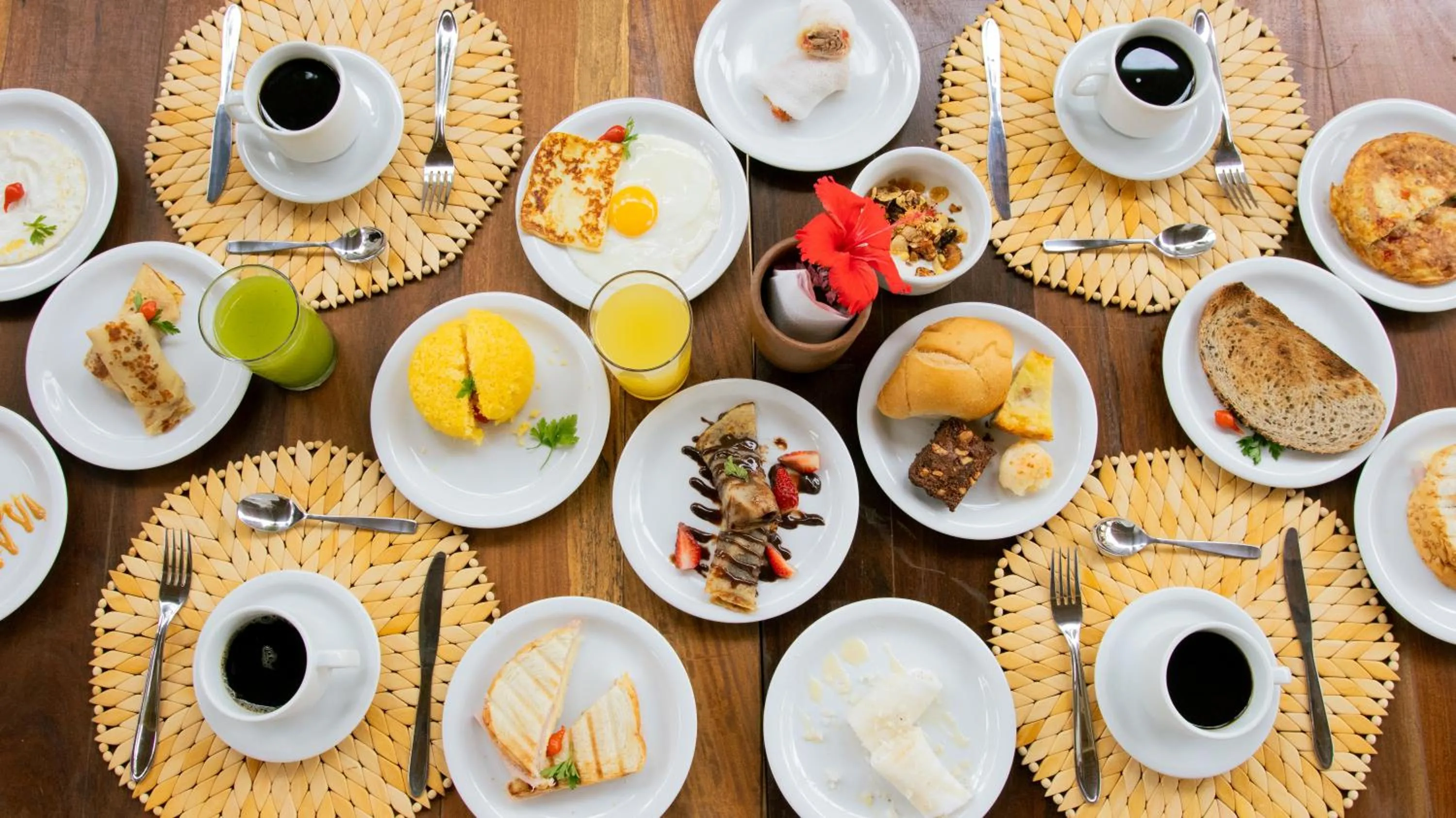 Food and drinks in CasaLô Hotel