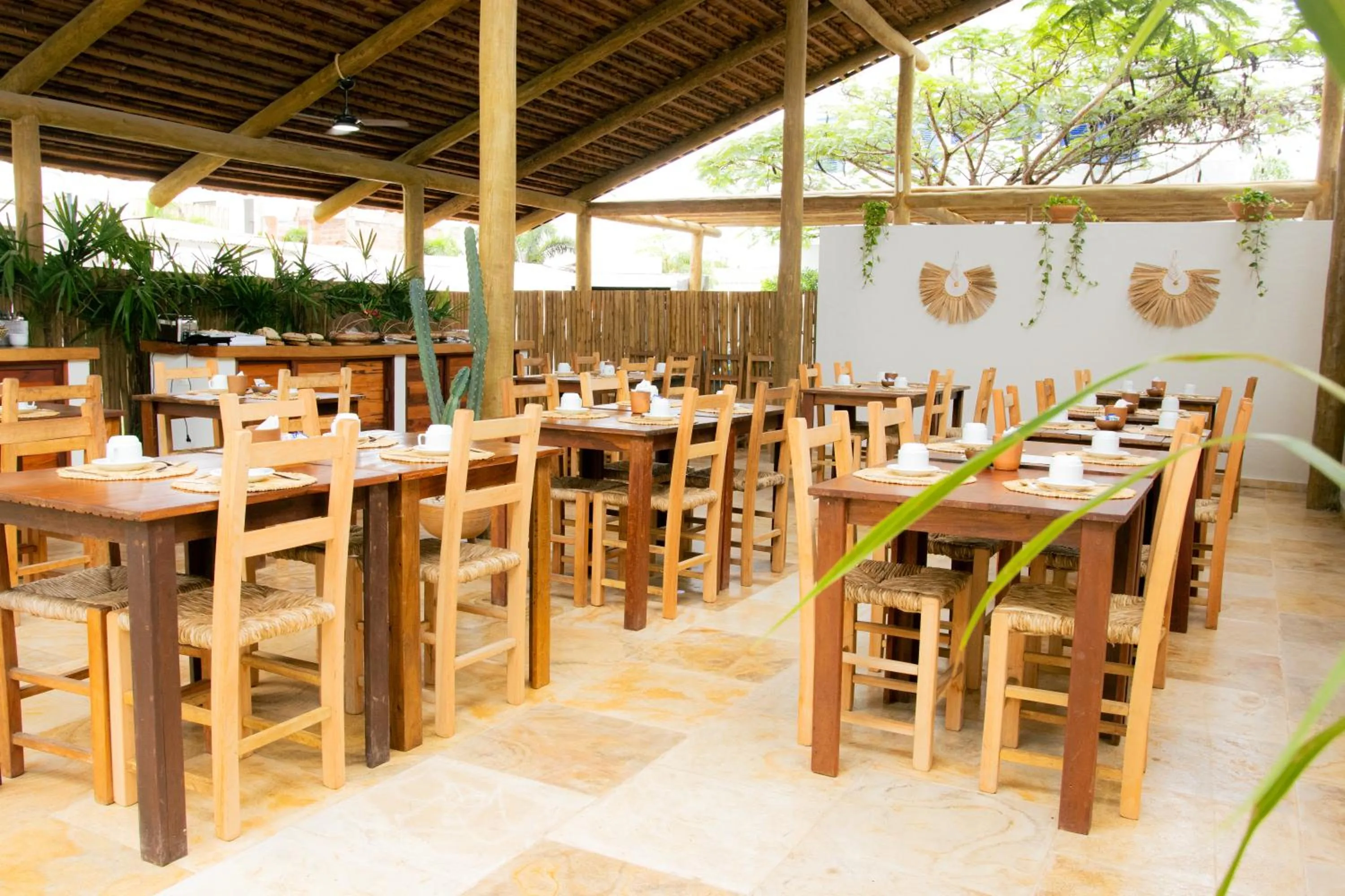 Restaurant/places to eat in CasaLô Hotel