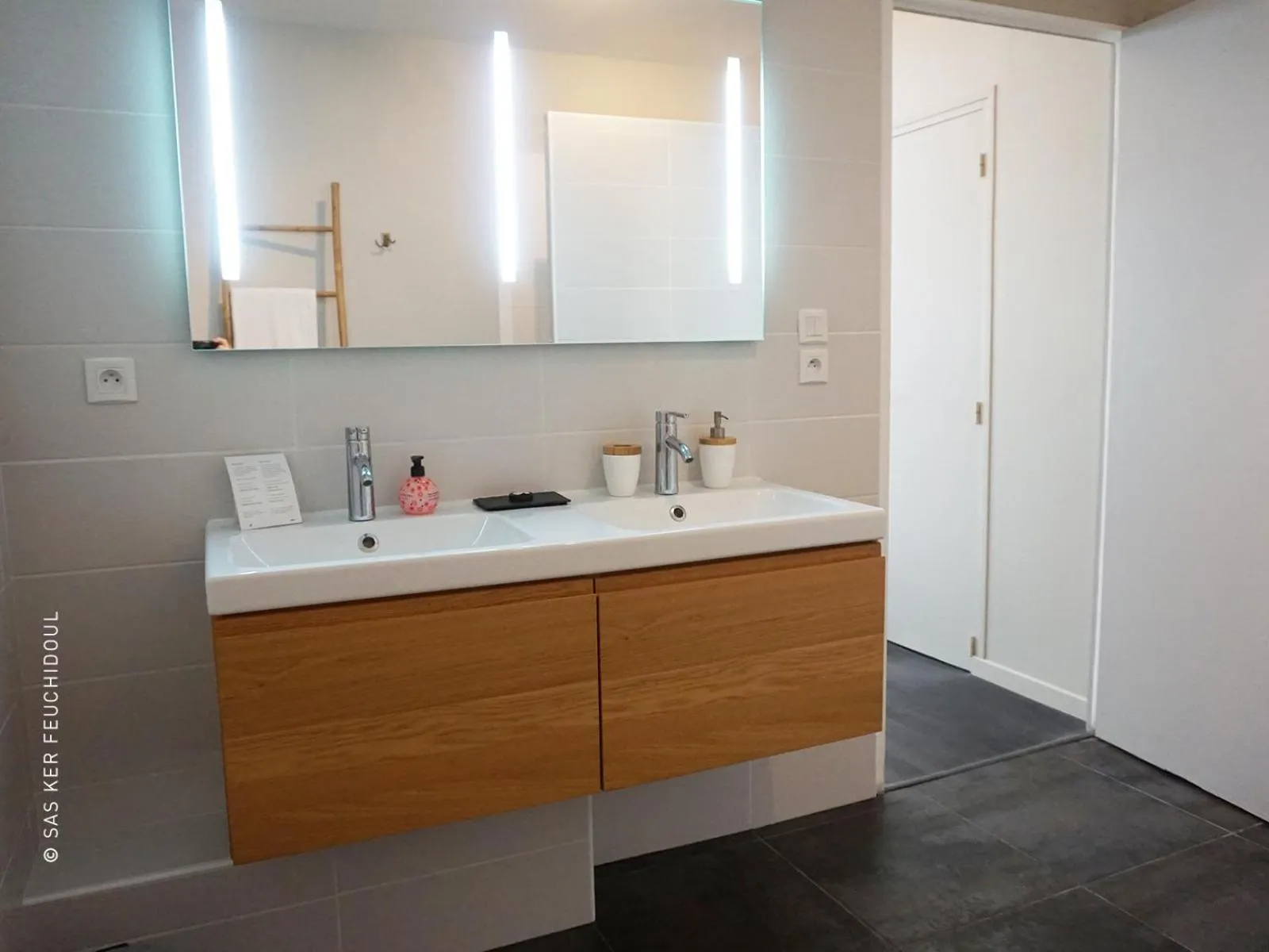 Bathroom in Ker Feuchidoul