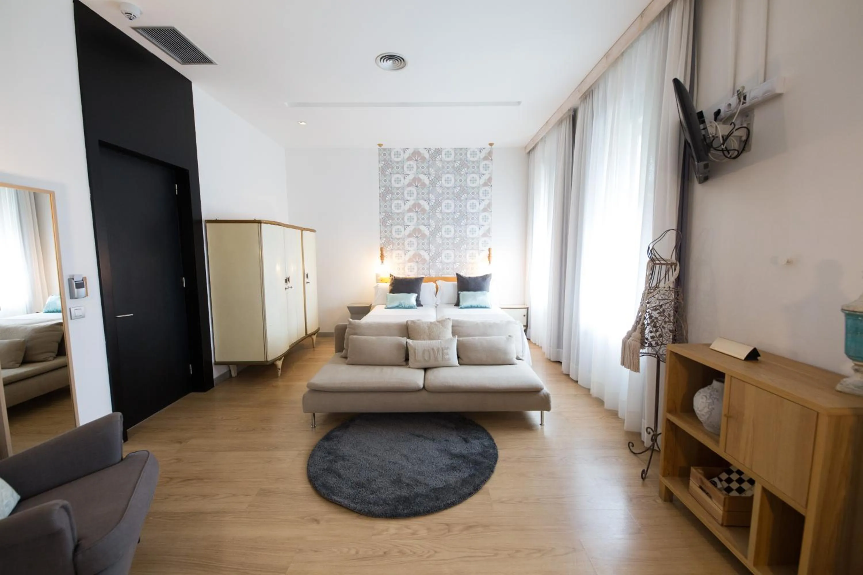 Photo of the whole room in Hotel Catalina