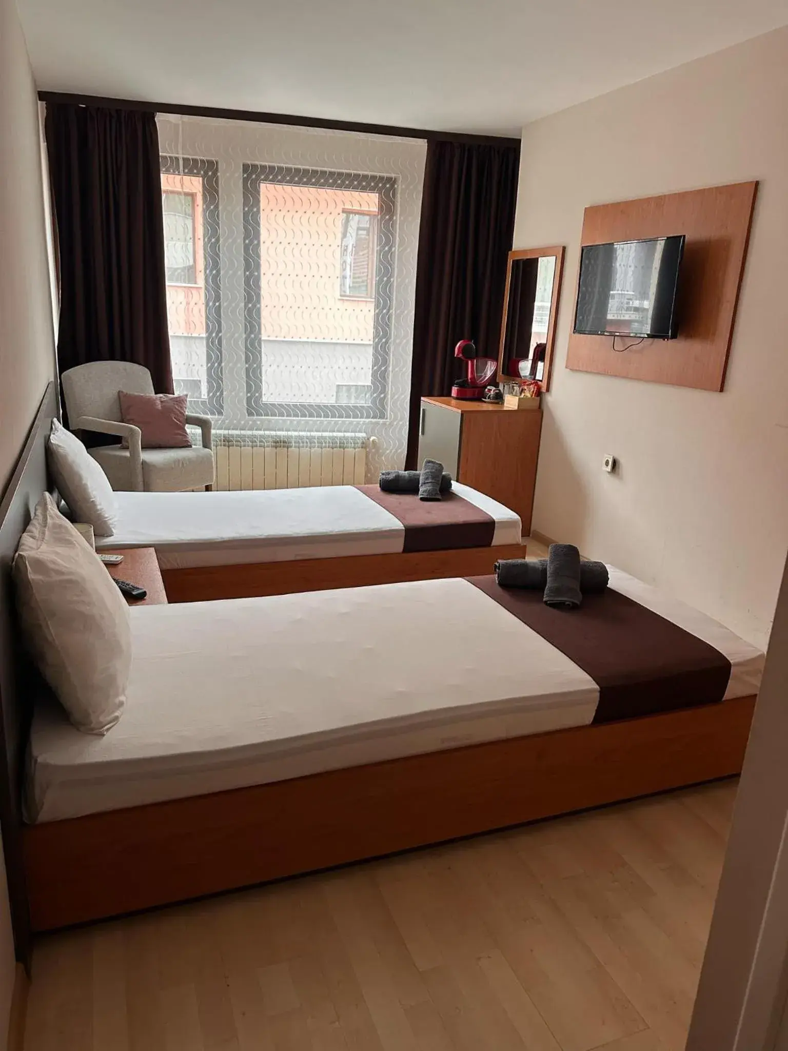 Economy Twin Room in Hotel Oppium Restaurant & Garden Economy Twin Room in Hotel Oppium Restaurant & Garden