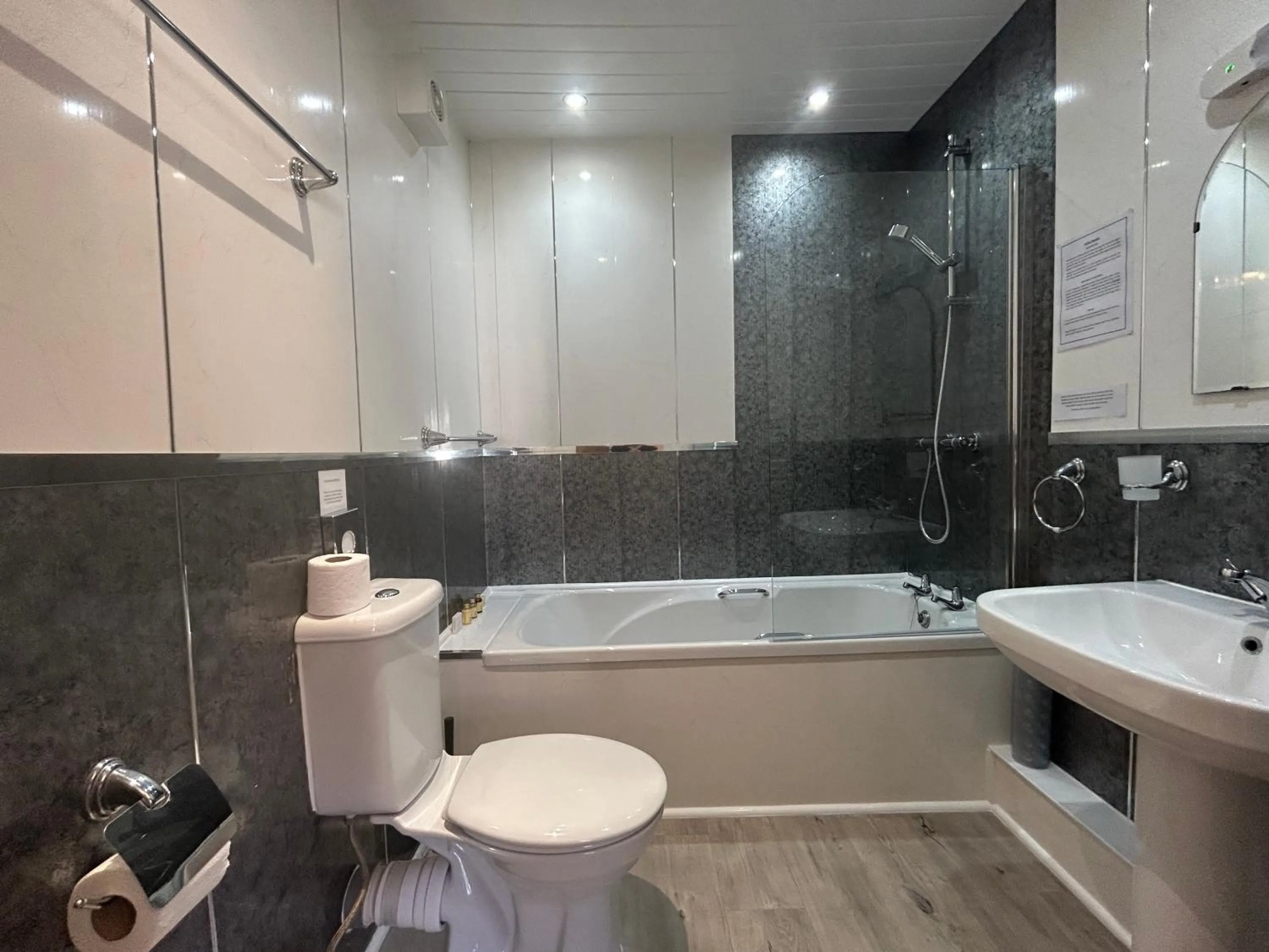 Bathroom in Lansdowne House with Private Car Park