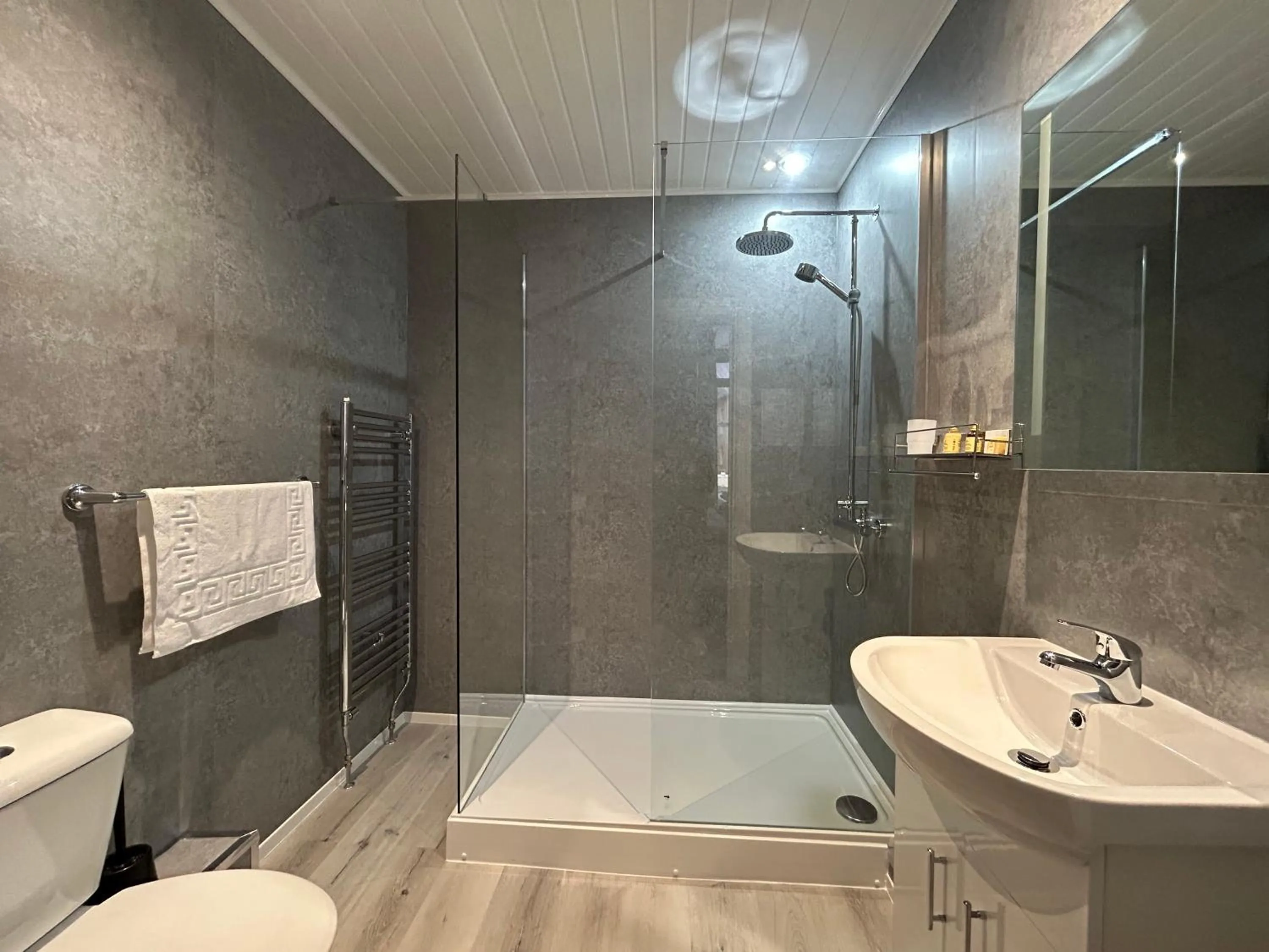 Bathroom in Lansdowne House with Private Car Park