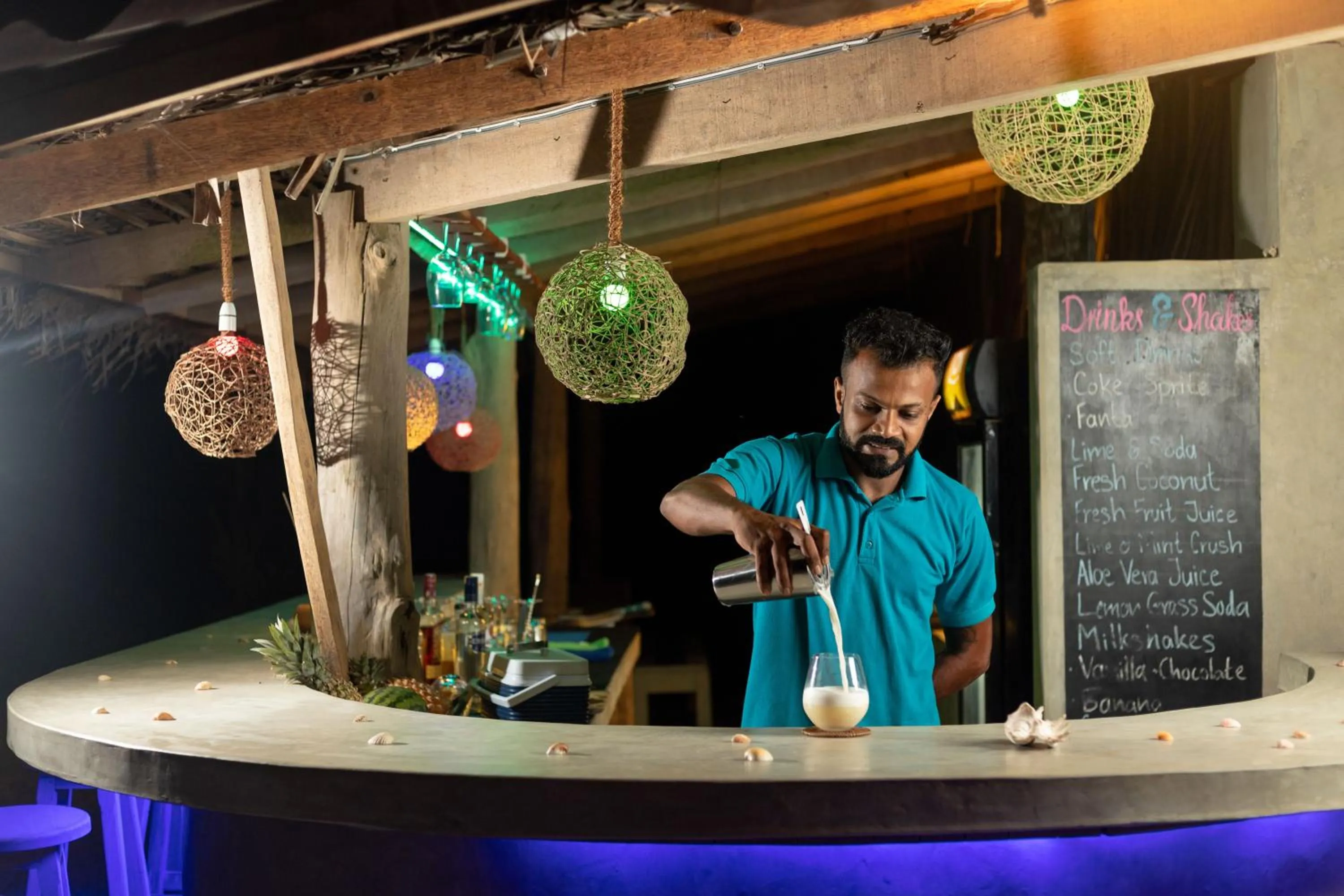 Lounge or bar in Elements Beach & Nature Resort