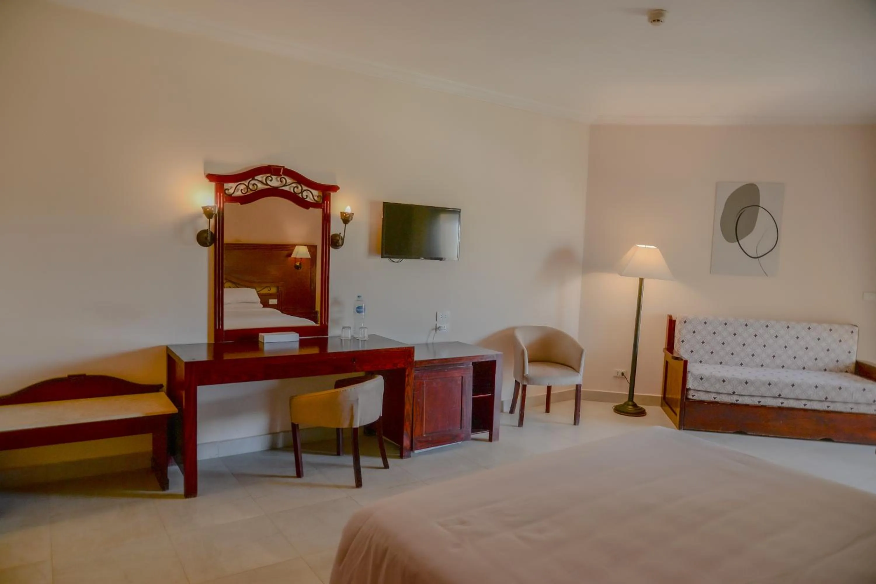 Bed in Brayka Bay Reef Resort