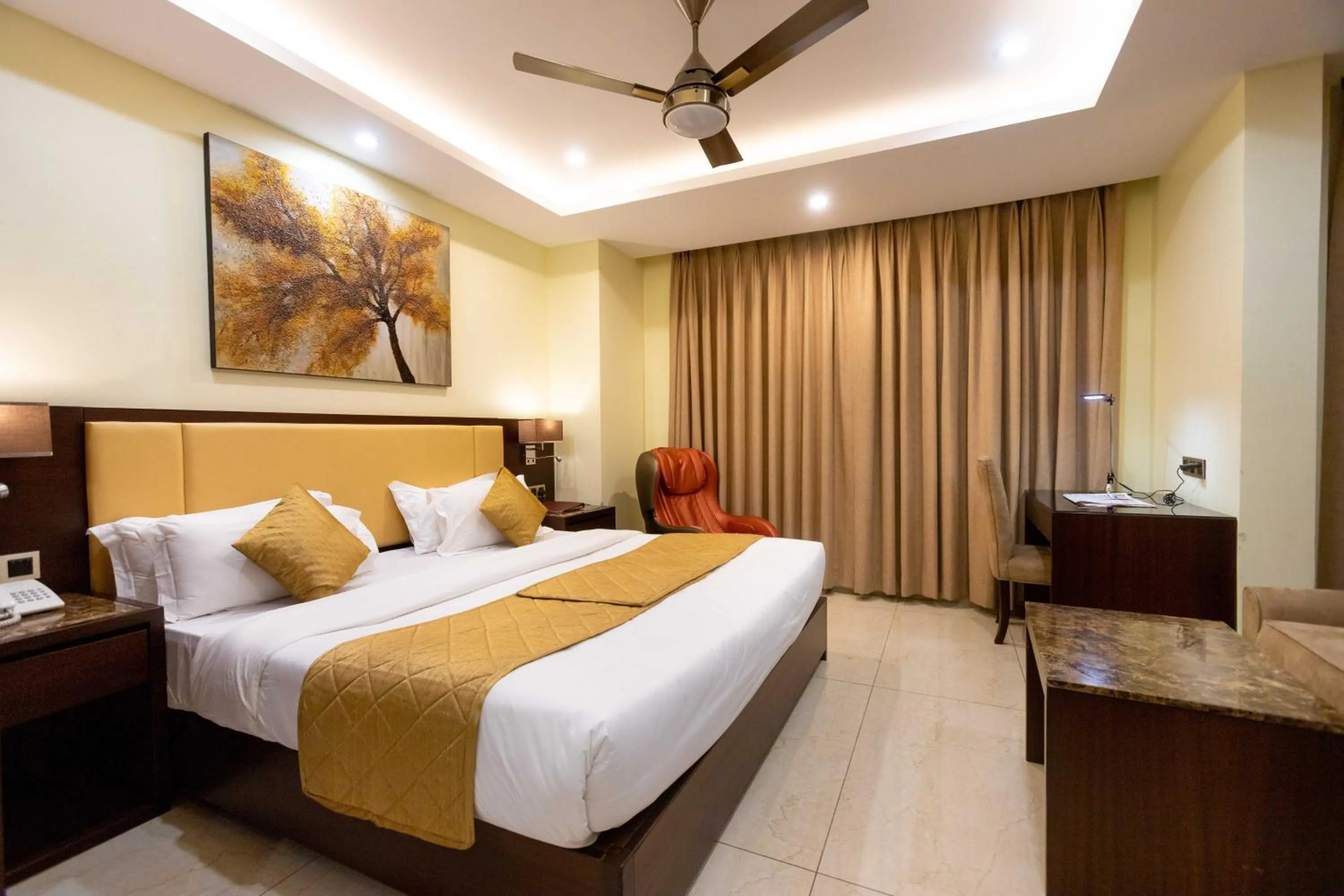 Photo of the whole room, Bed in Hotel Godwin - Colaba