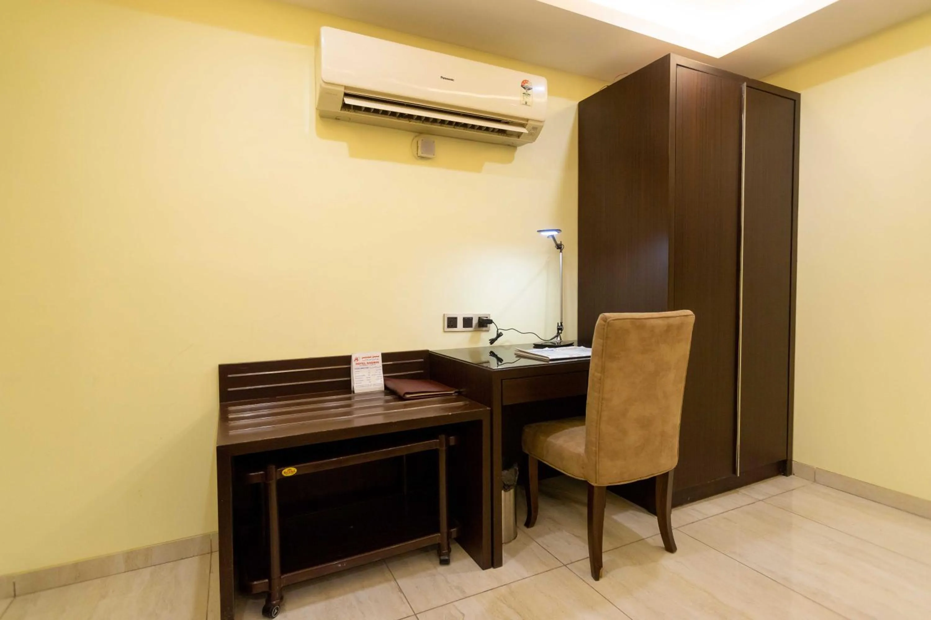 Living room in Hotel Godwin - Colaba