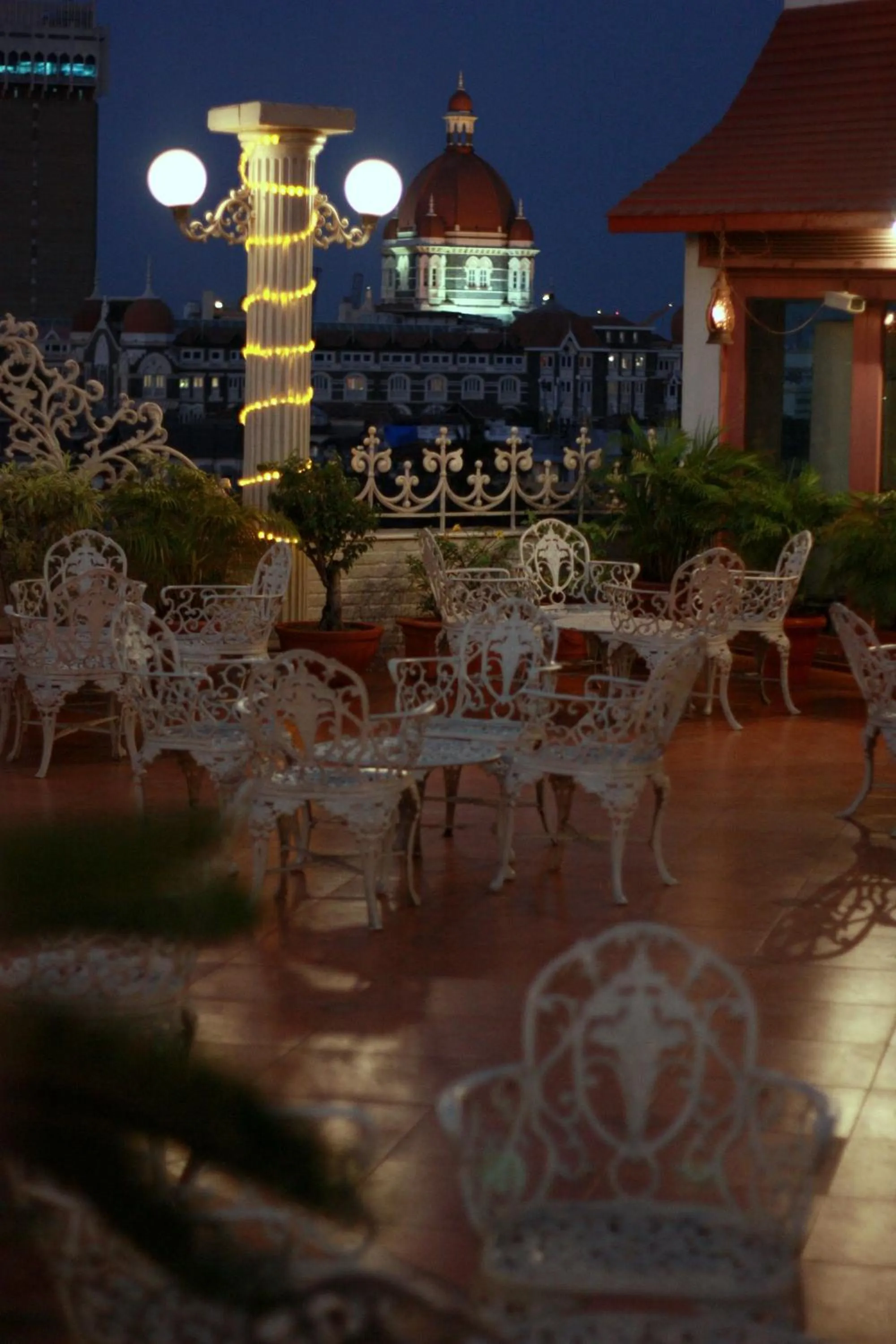 Restaurant/places to eat in Hotel Godwin - Colaba