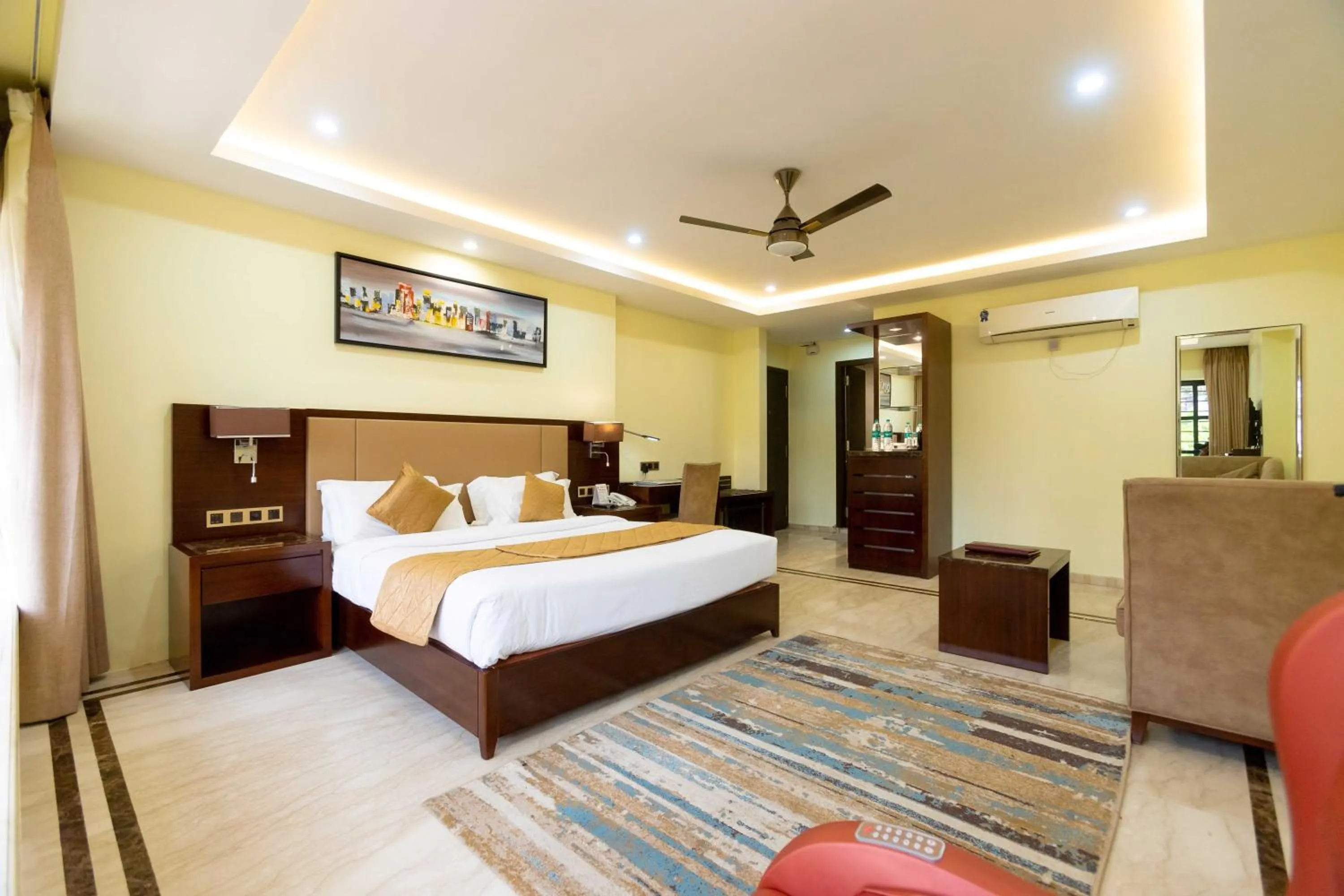 Photo of the whole room, Bed in Hotel Godwin - Colaba