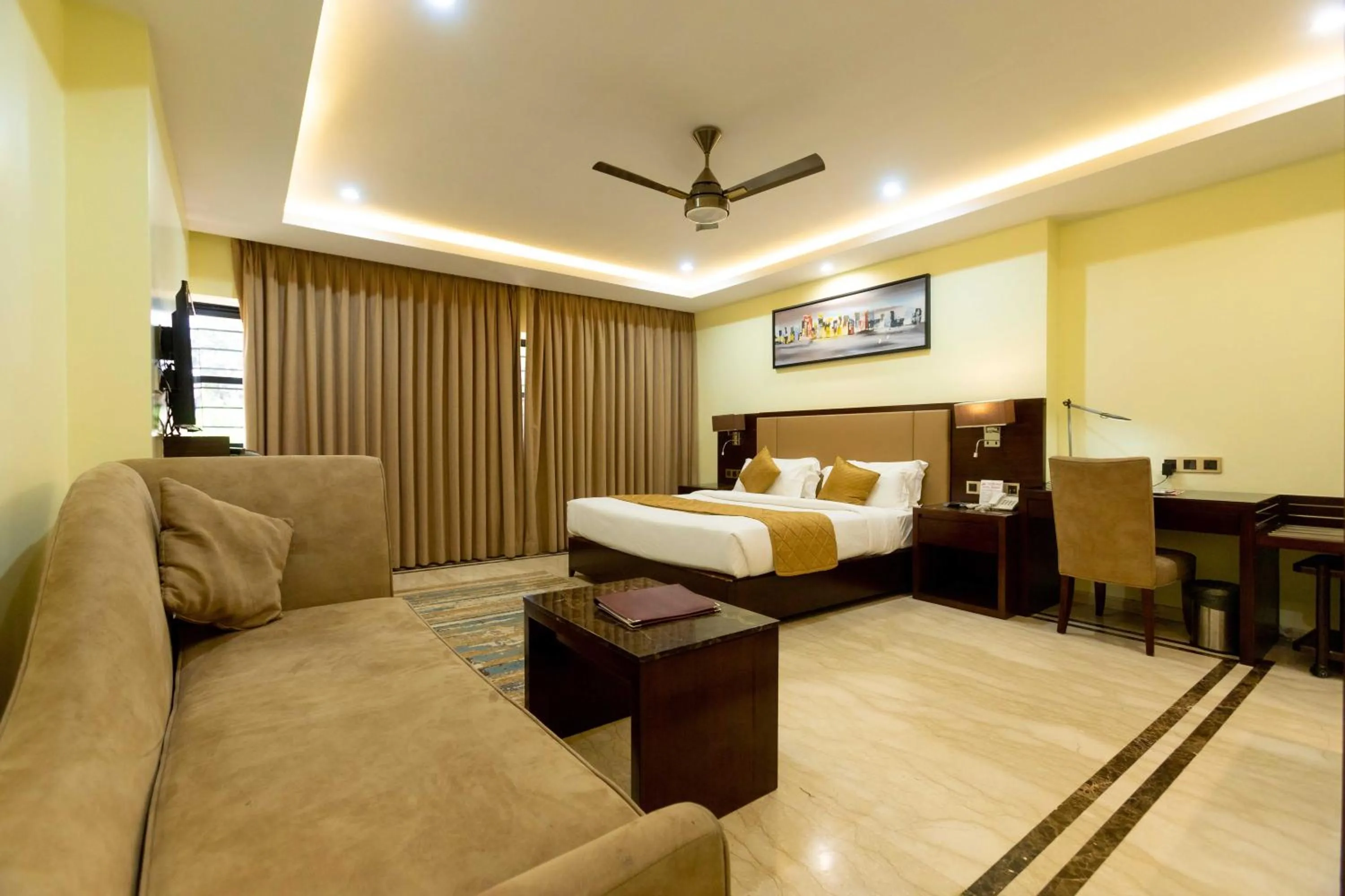 Bedroom, Bed in Hotel Godwin - Colaba