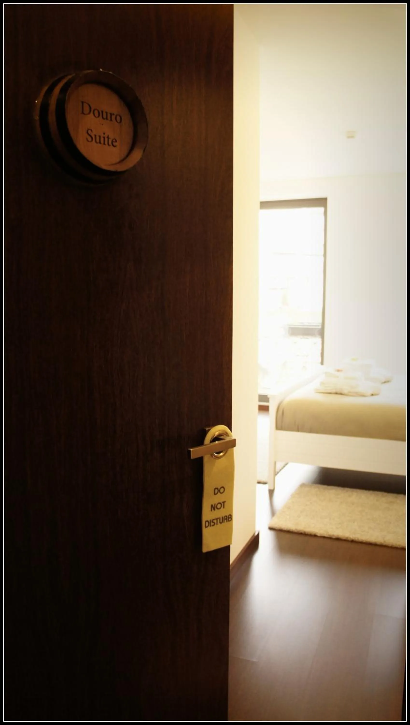 Decorative detail, Bed in Hostel Gaia Porto