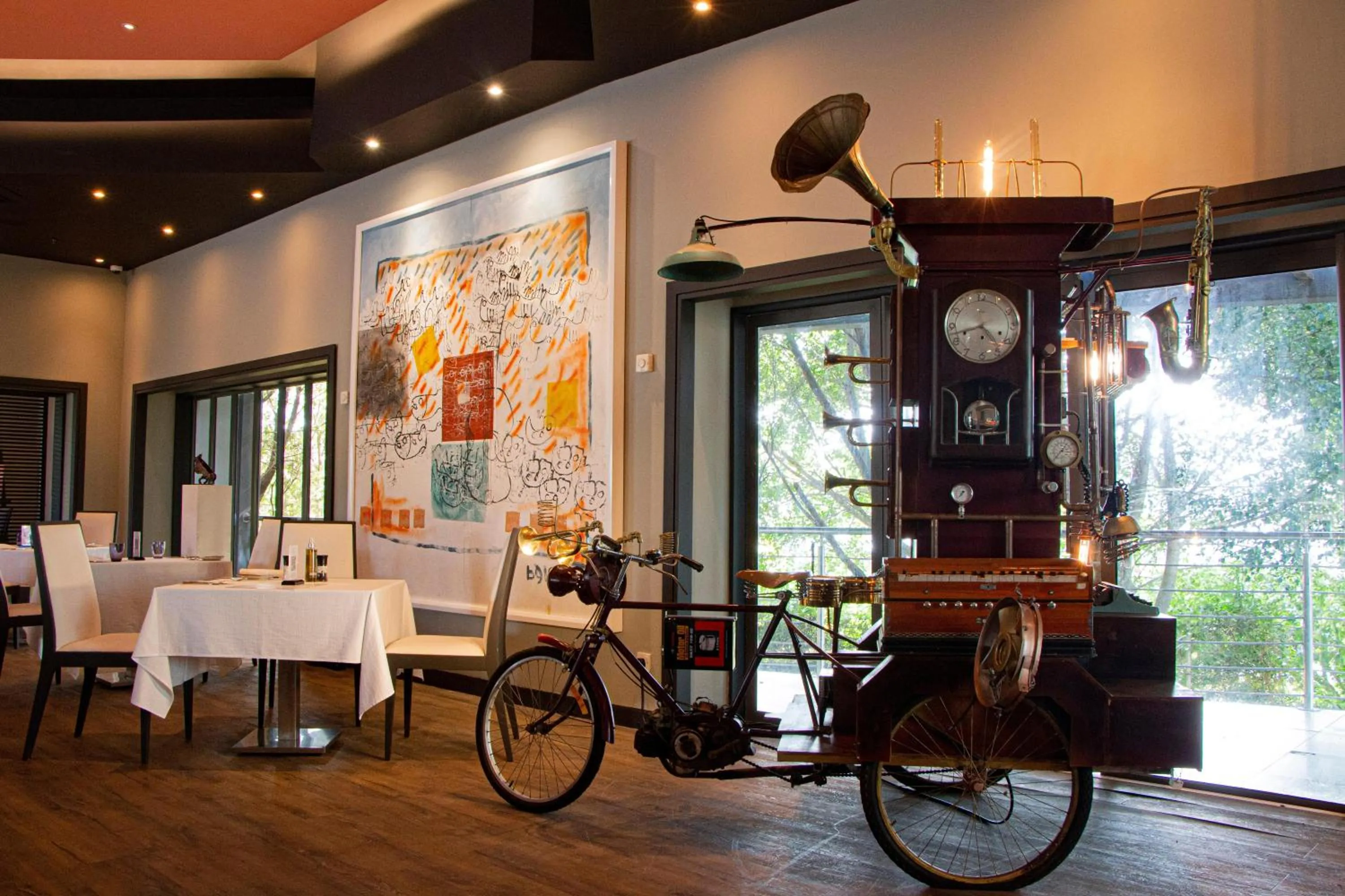 Lounge or bar in Hennessy Park Hotel