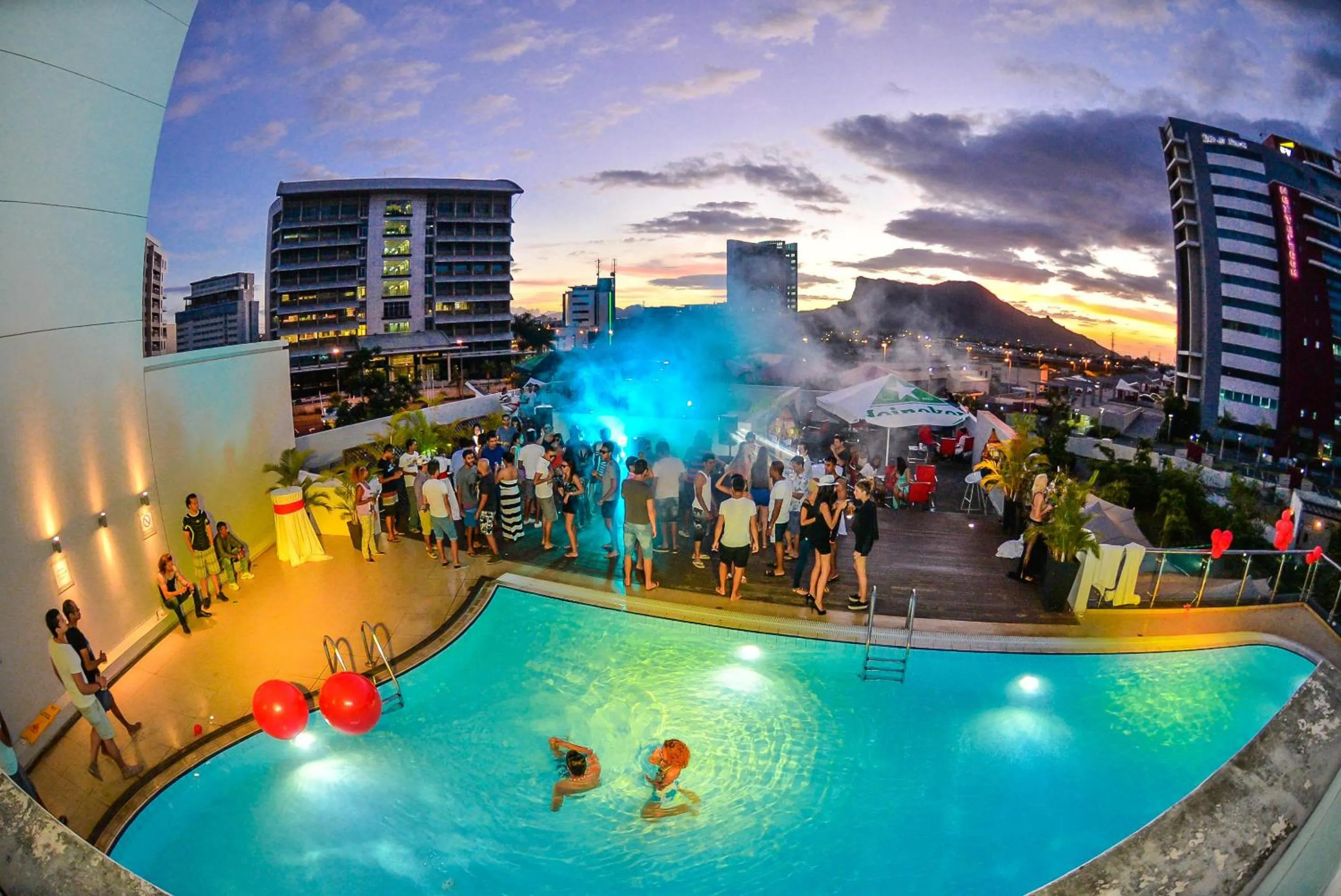 Lounge or bar in Hennessy Park Hotel