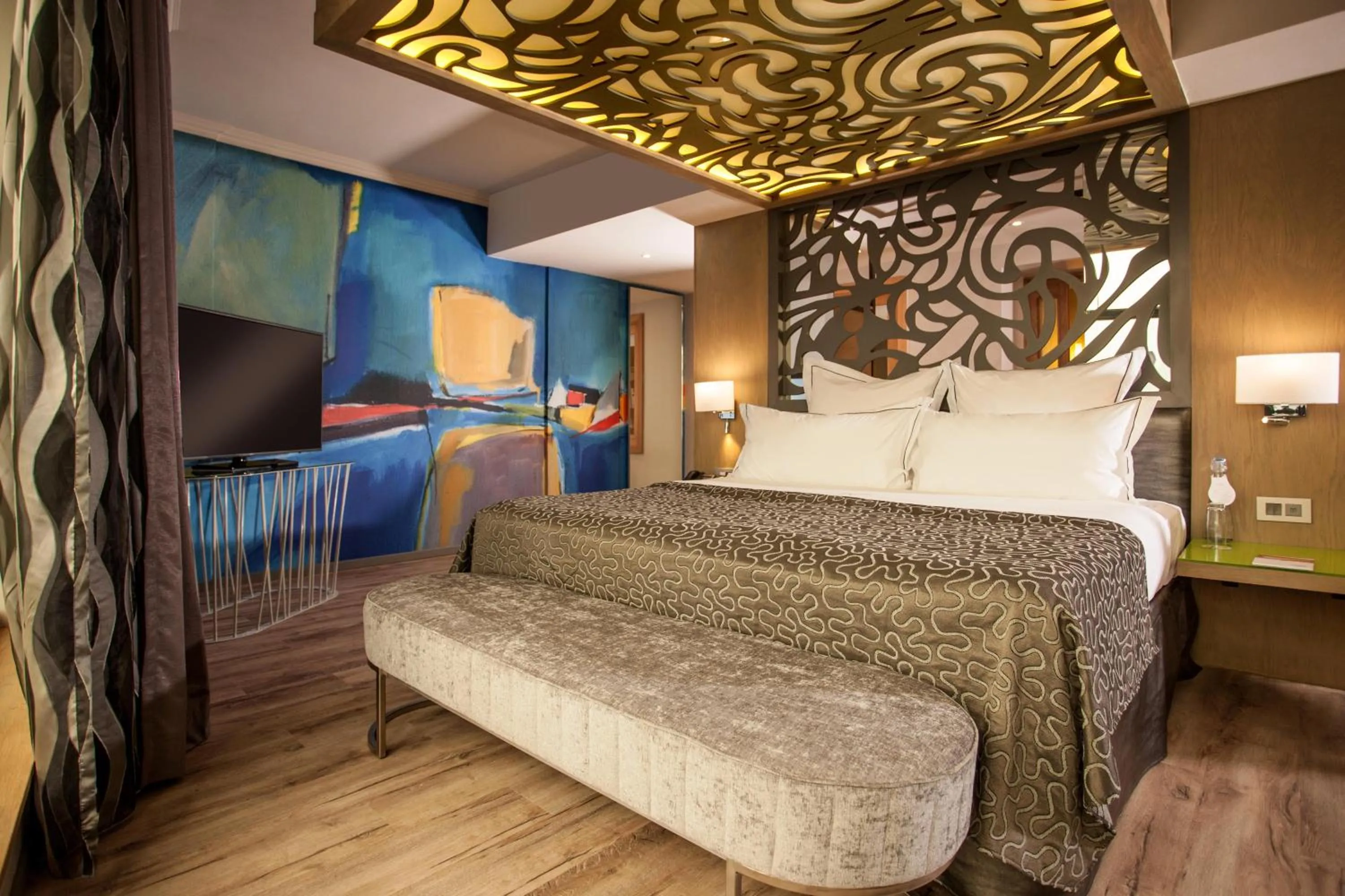 Bed in Hennessy Park Hotel