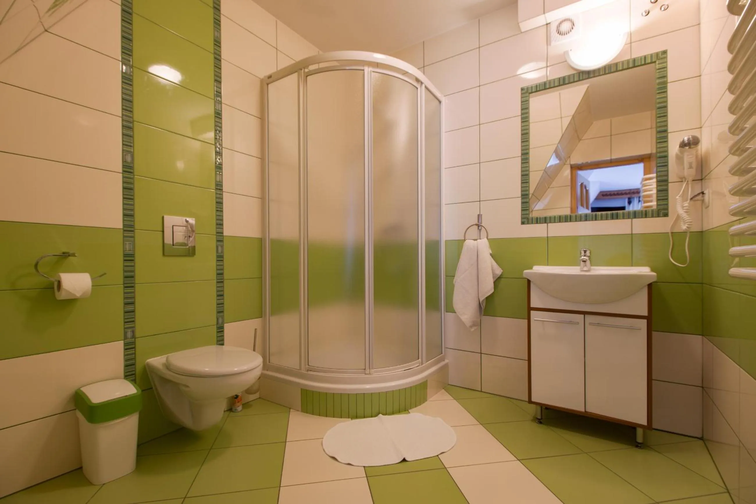 Shower in Willa Wrzos