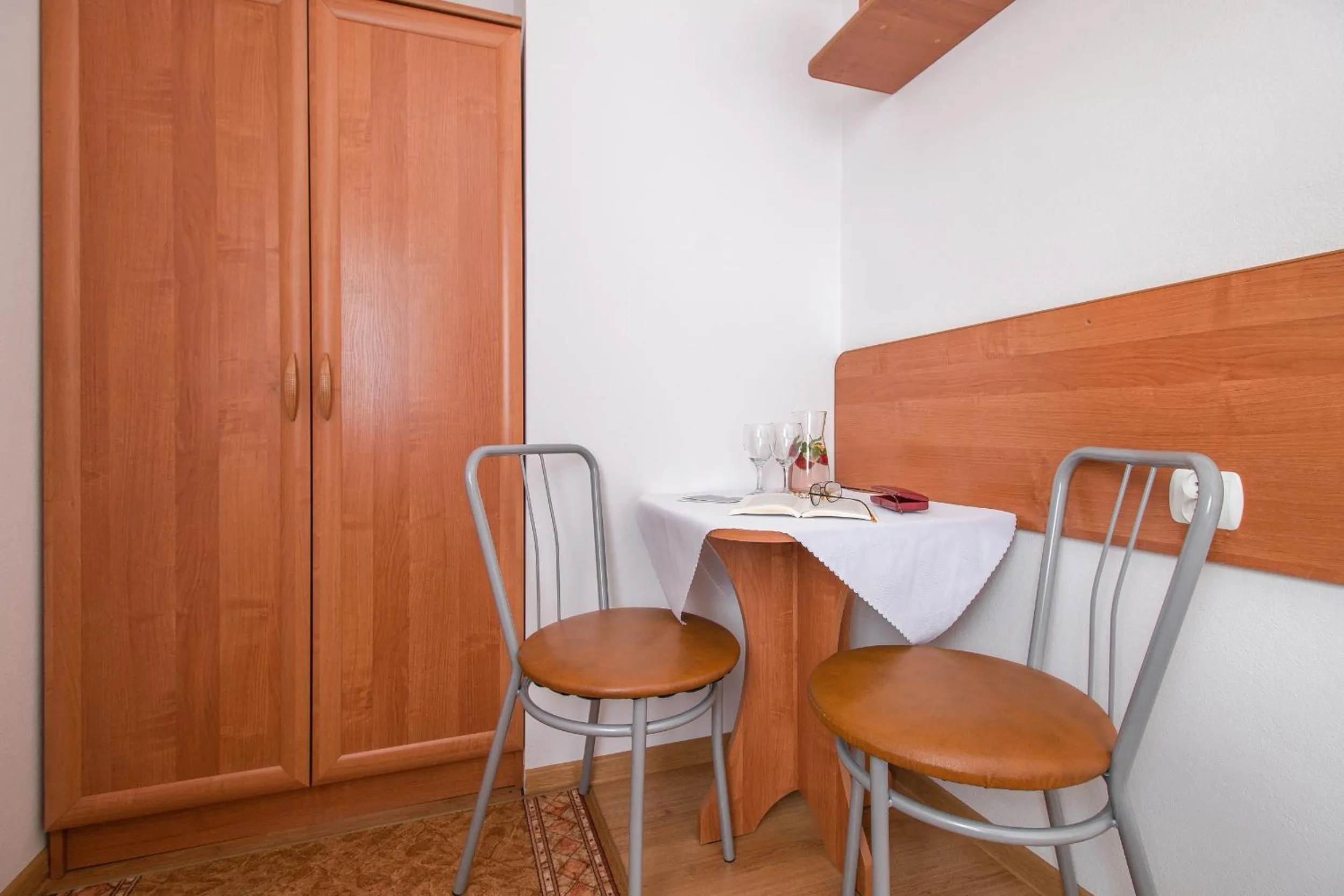 Photo of the whole room in Willa Wrzos