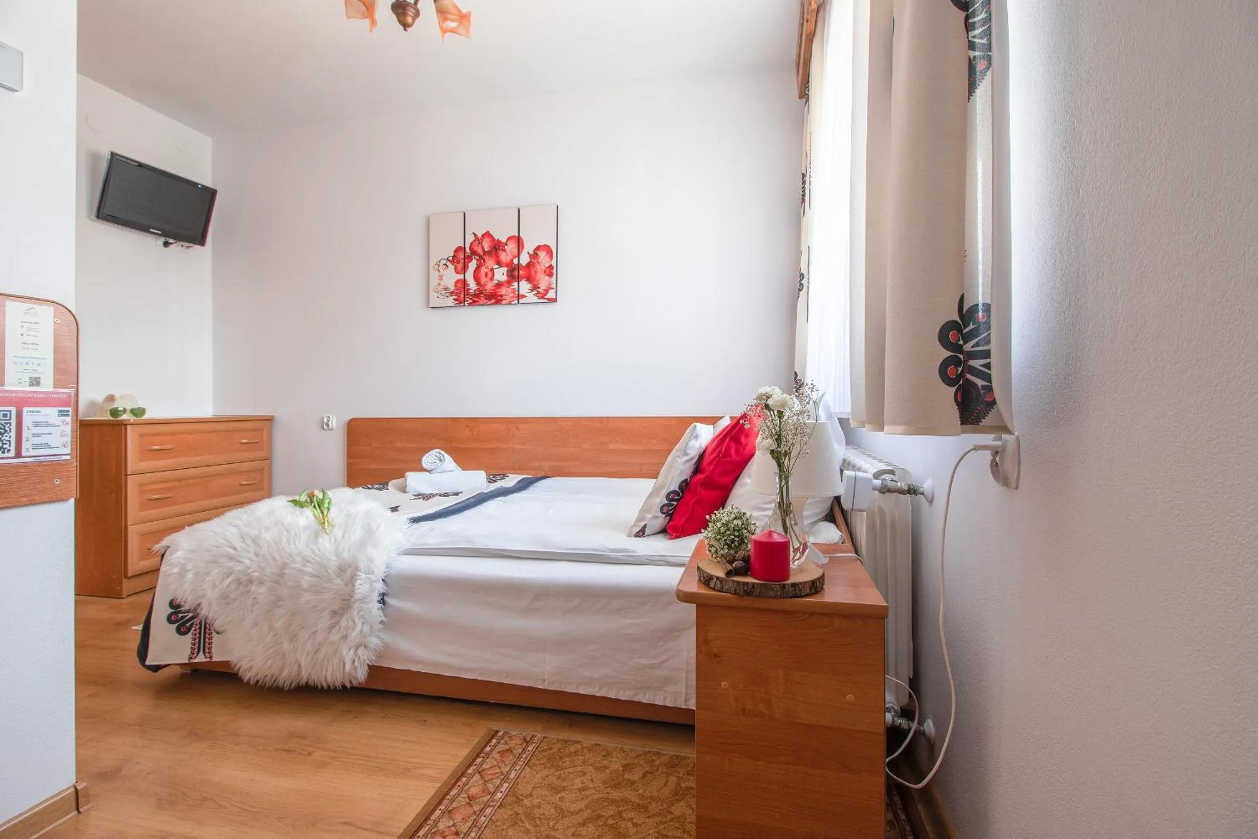 Photo of the whole room, Bed in Willa Wrzos