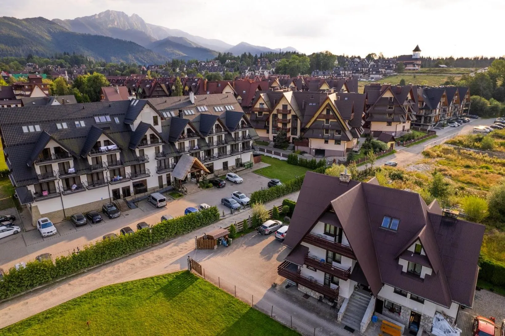 Property building in Willa Wrzos