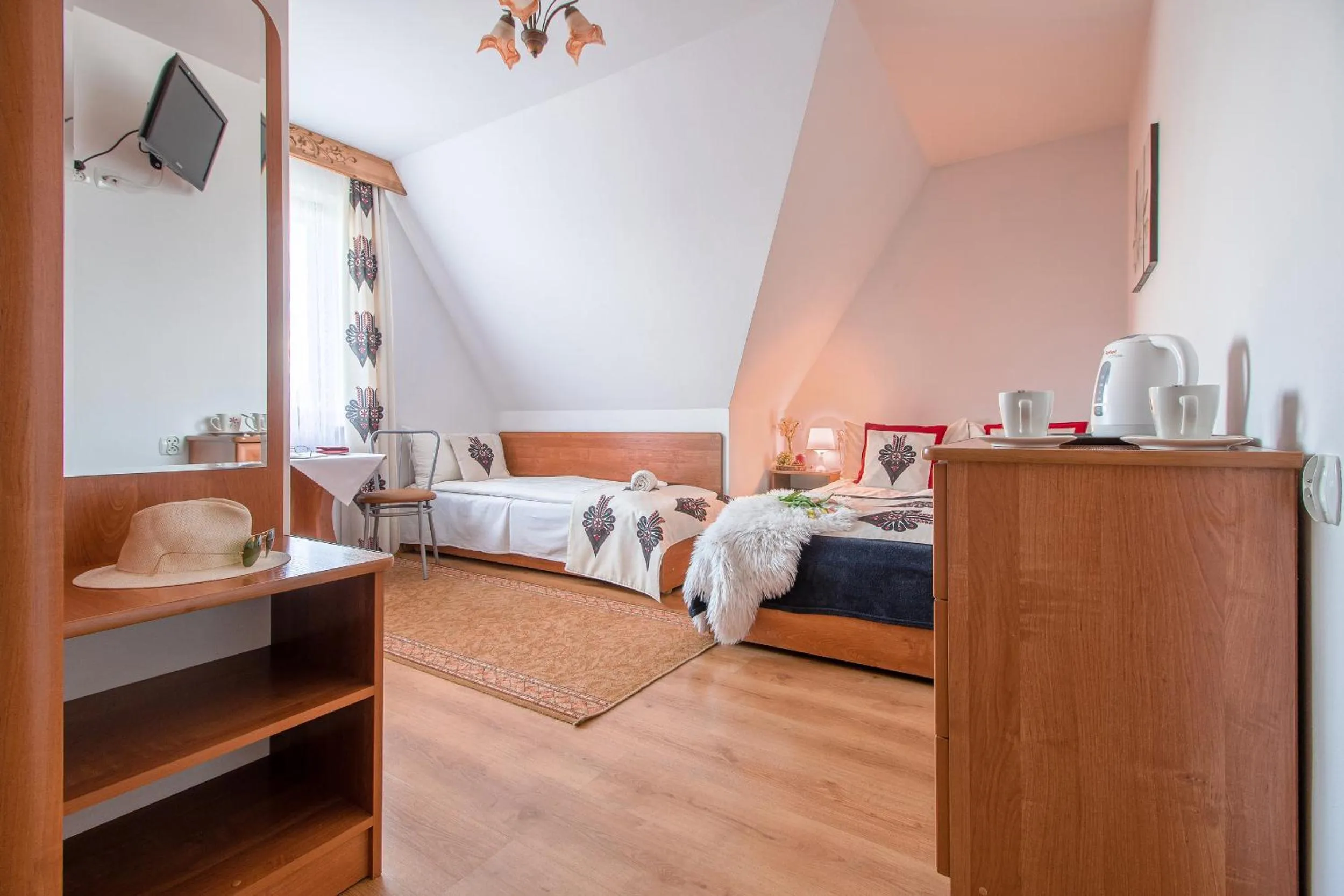 Photo of the whole room, Bed in Willa Wrzos