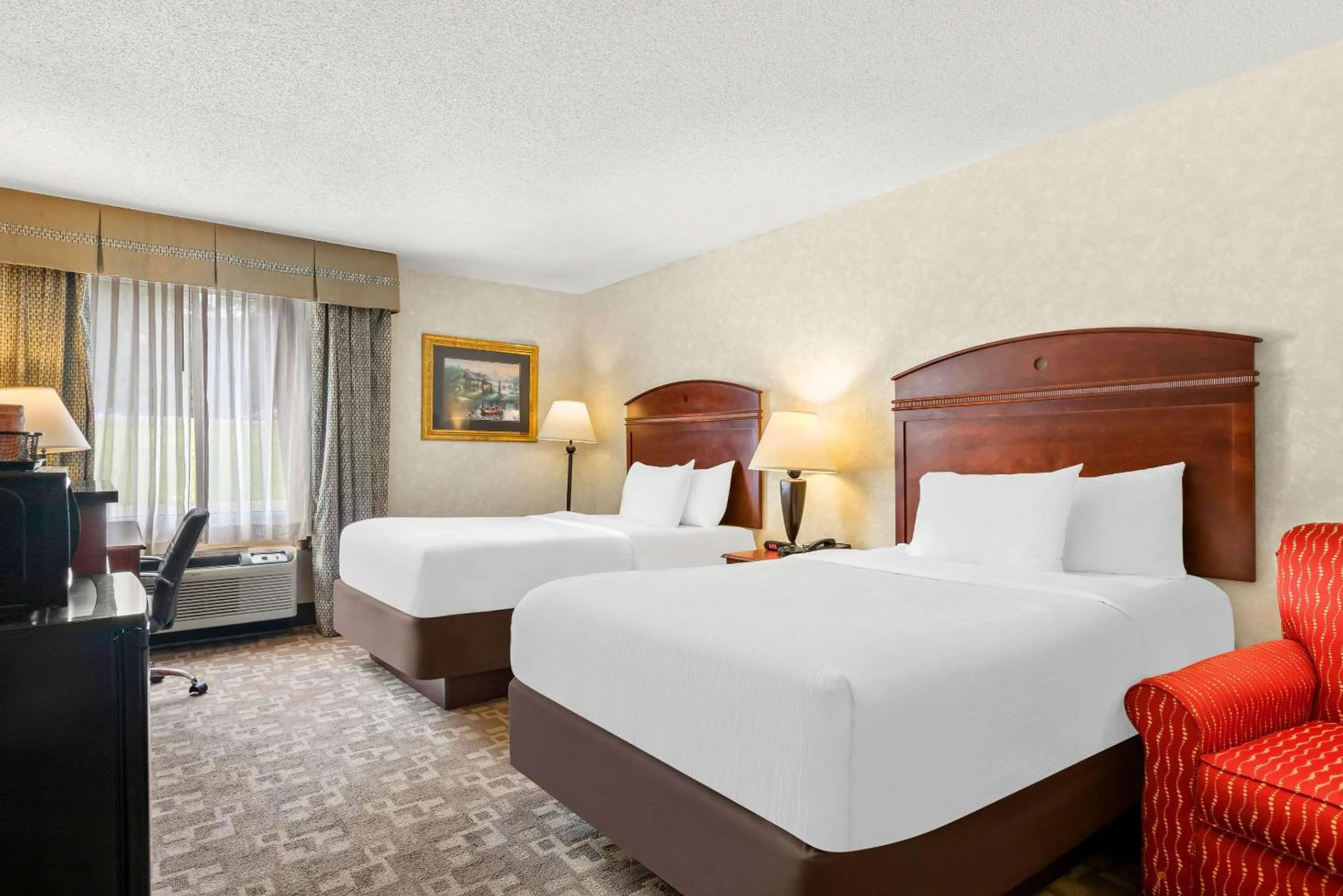 Bedroom, Bed in Quality Inn Edison-New Brunswick