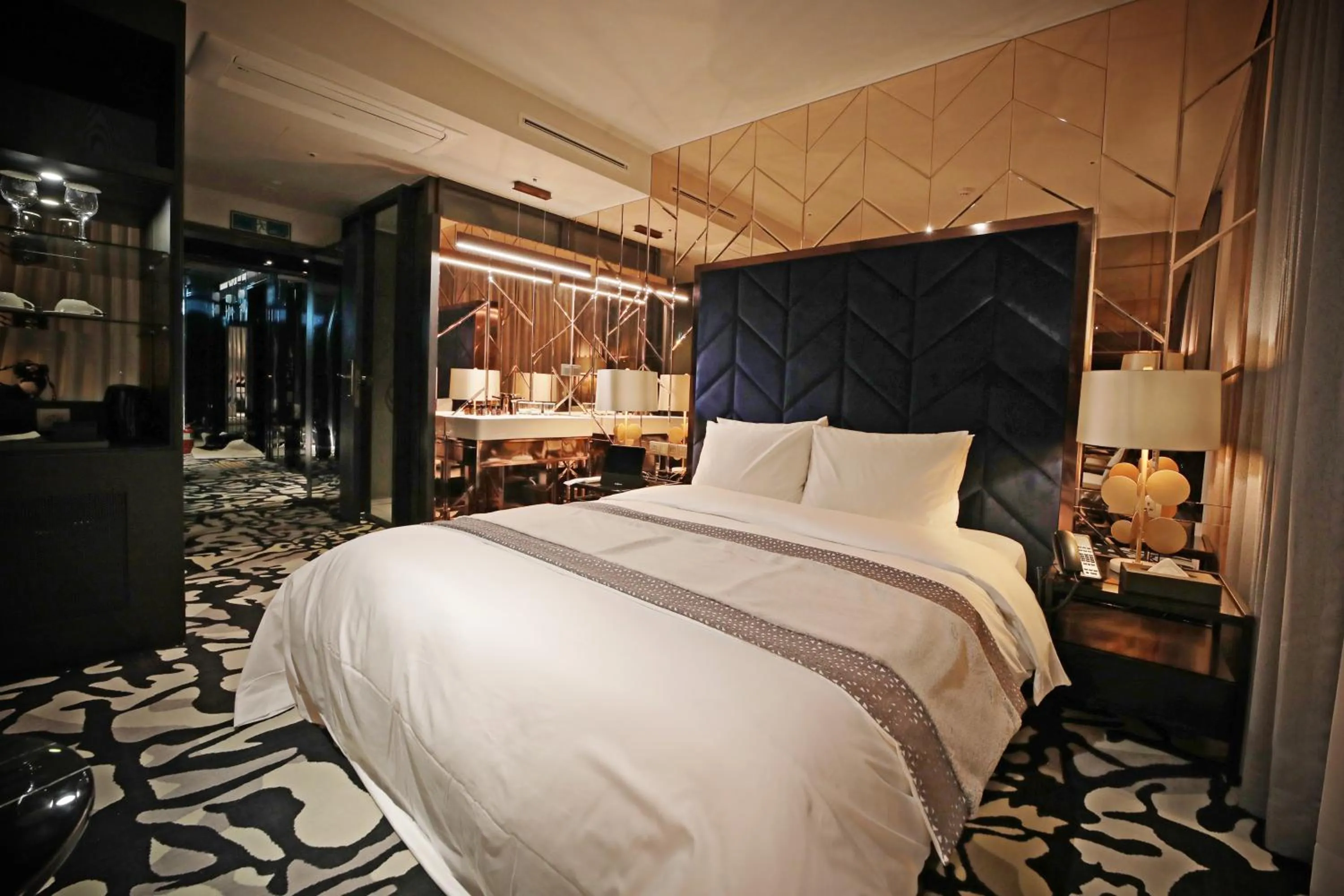 Bed in Best Louis Hamilton Hotel Gwangan